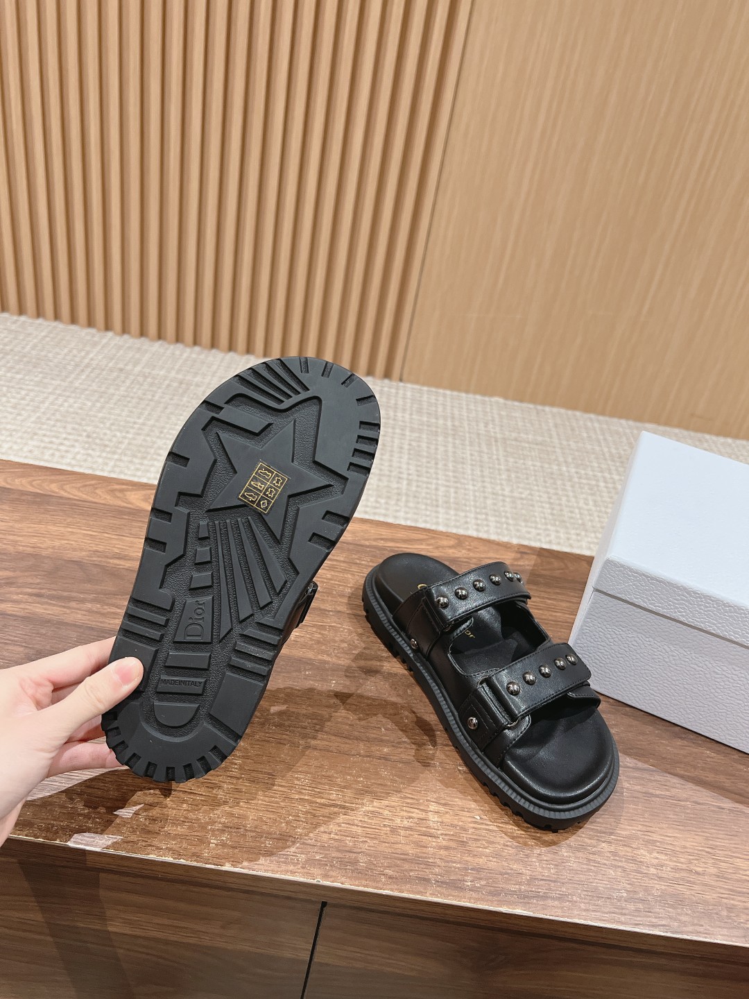 dior シューズ レディース激安通販 シンプル 人気サンダル スリッパ 海水浴 ファッション 軽量 シンプル ブラック_9