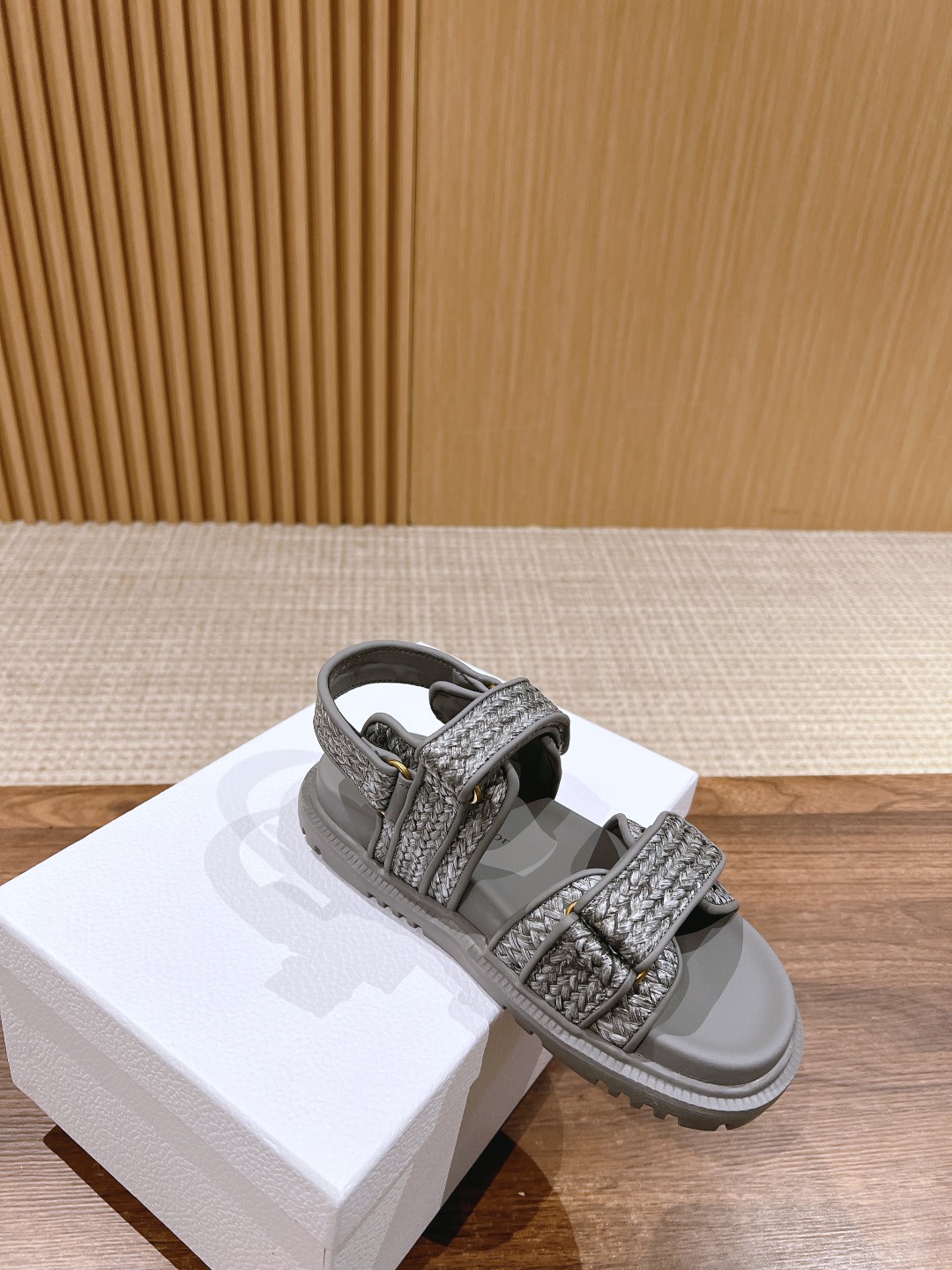 dior ハイカット メンズコピー シンプル 軽量 シンプル 人気サンダル スリッパ 海水浴 ファッション グレイ_3