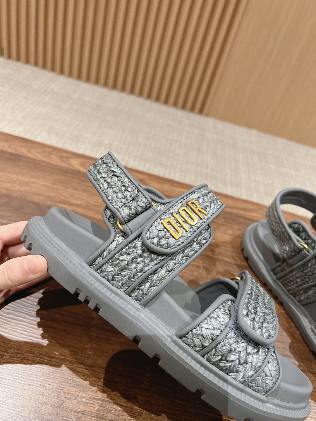 dior ハイカット メンズコピー シンプル 軽量 シンプル 人気サンダル スリッパ 海水浴 ファッション グレイ_7