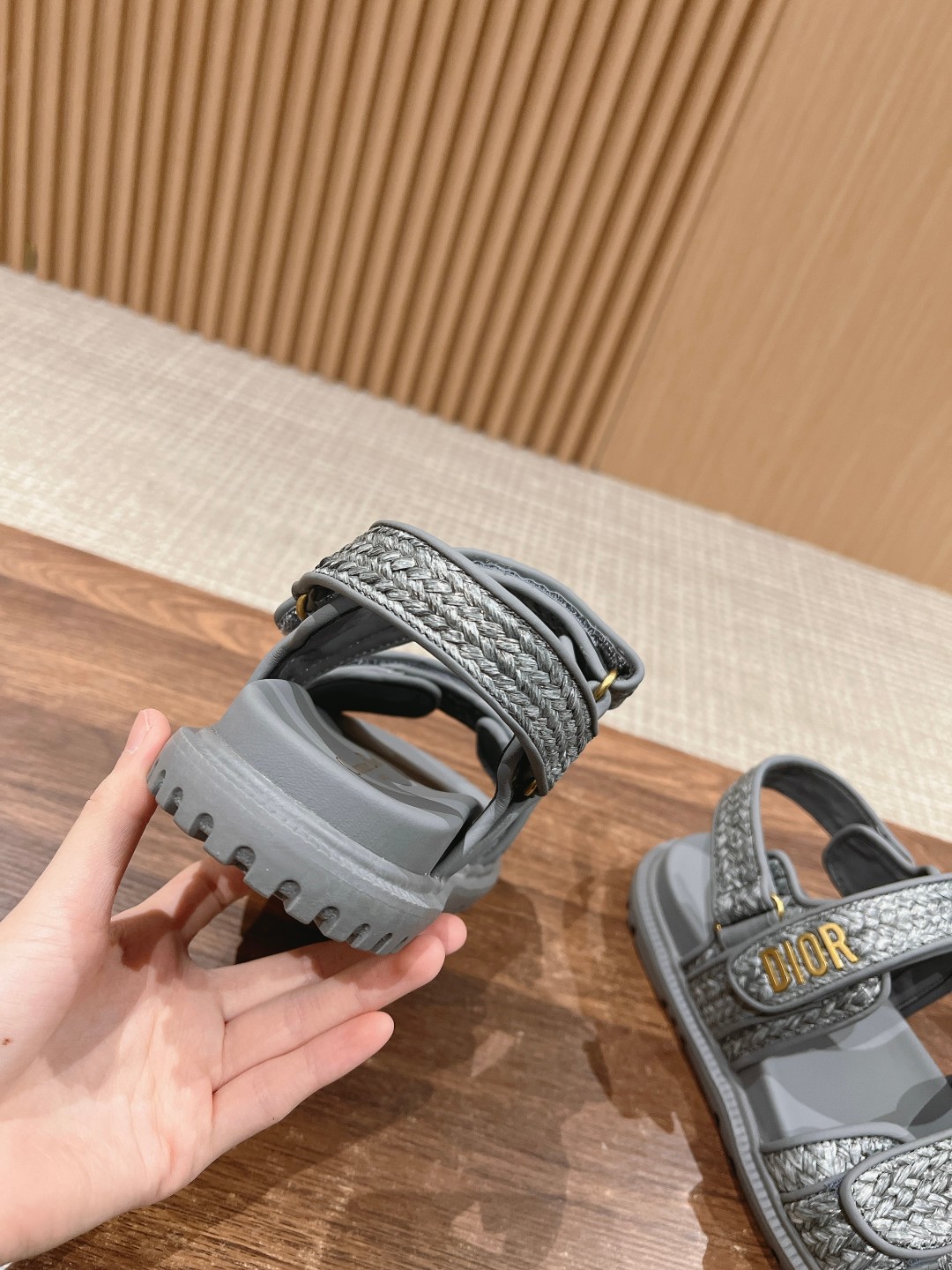 dior ハイカット メンズコピー シンプル 軽量 シンプル 人気サンダル スリッパ 海水浴 ファッション グレイ_9