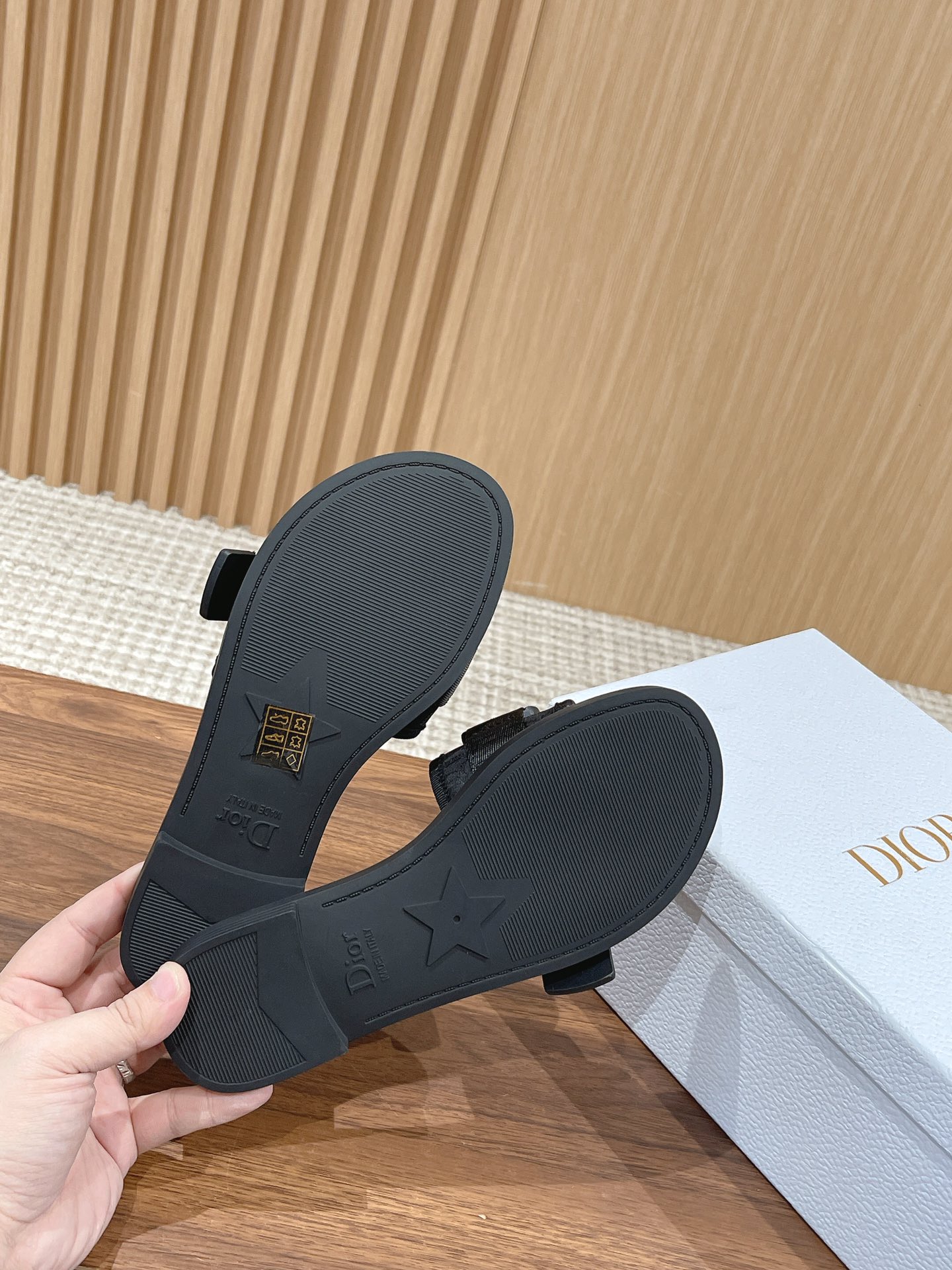 春夏人気定番安い dior レディース 靴コピー 洗える 滑り止め シンプル サンダル スリッパ ファッション ブラック_7