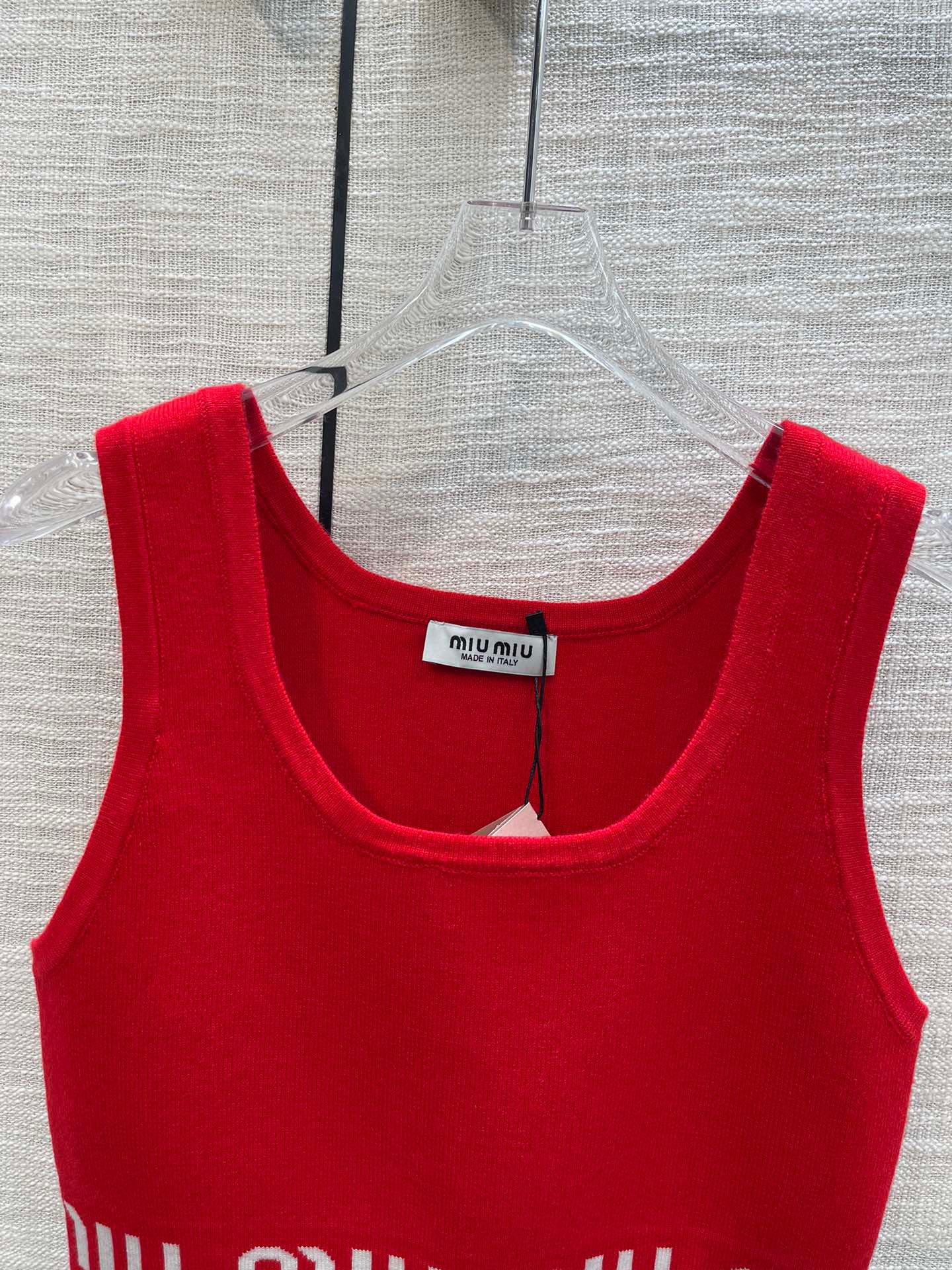 miumiu 有名スーパーコピー 純綿 トップス Tシャツ チョッキ ジレー ショット 運動服 セクシー レッド_4