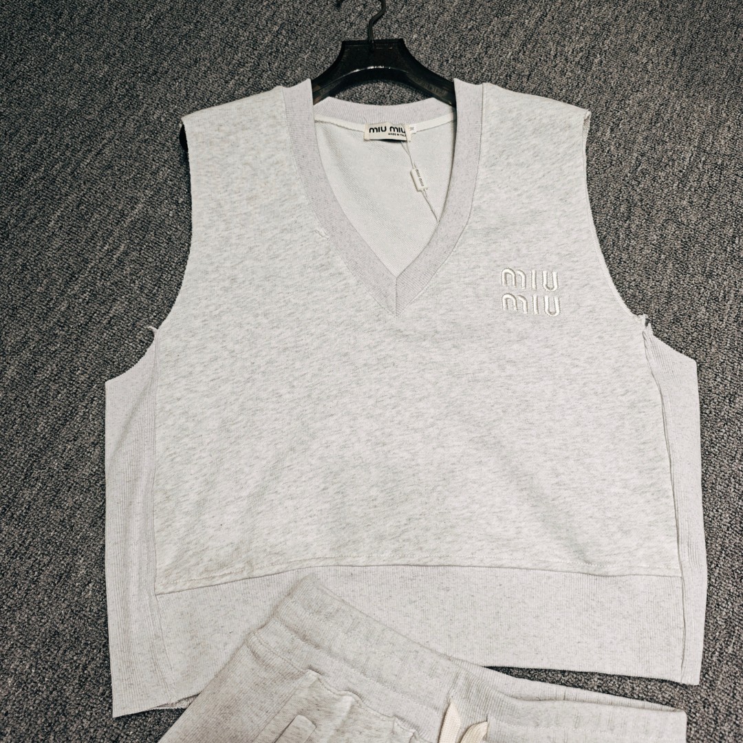 ミュウミュウとキキ激安通販 運動セット ショットズボン 無袖Ｔシャツ ランニング チョッキ シンプル グレイ_3