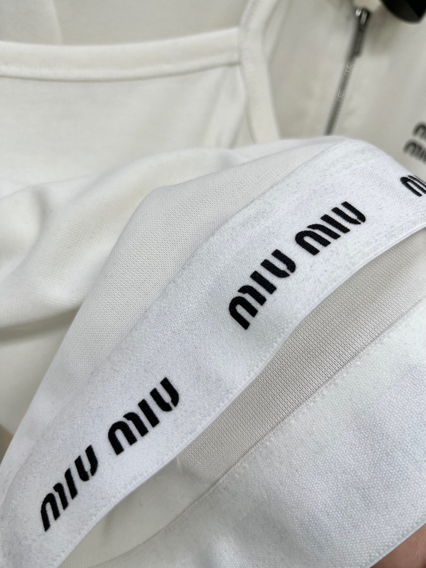 ミュウミュウ 洋服Ｎ級品 運動セット チョッキ ジレー 長袖 アウター 筒形パンツ 3点セット ホワイト_4