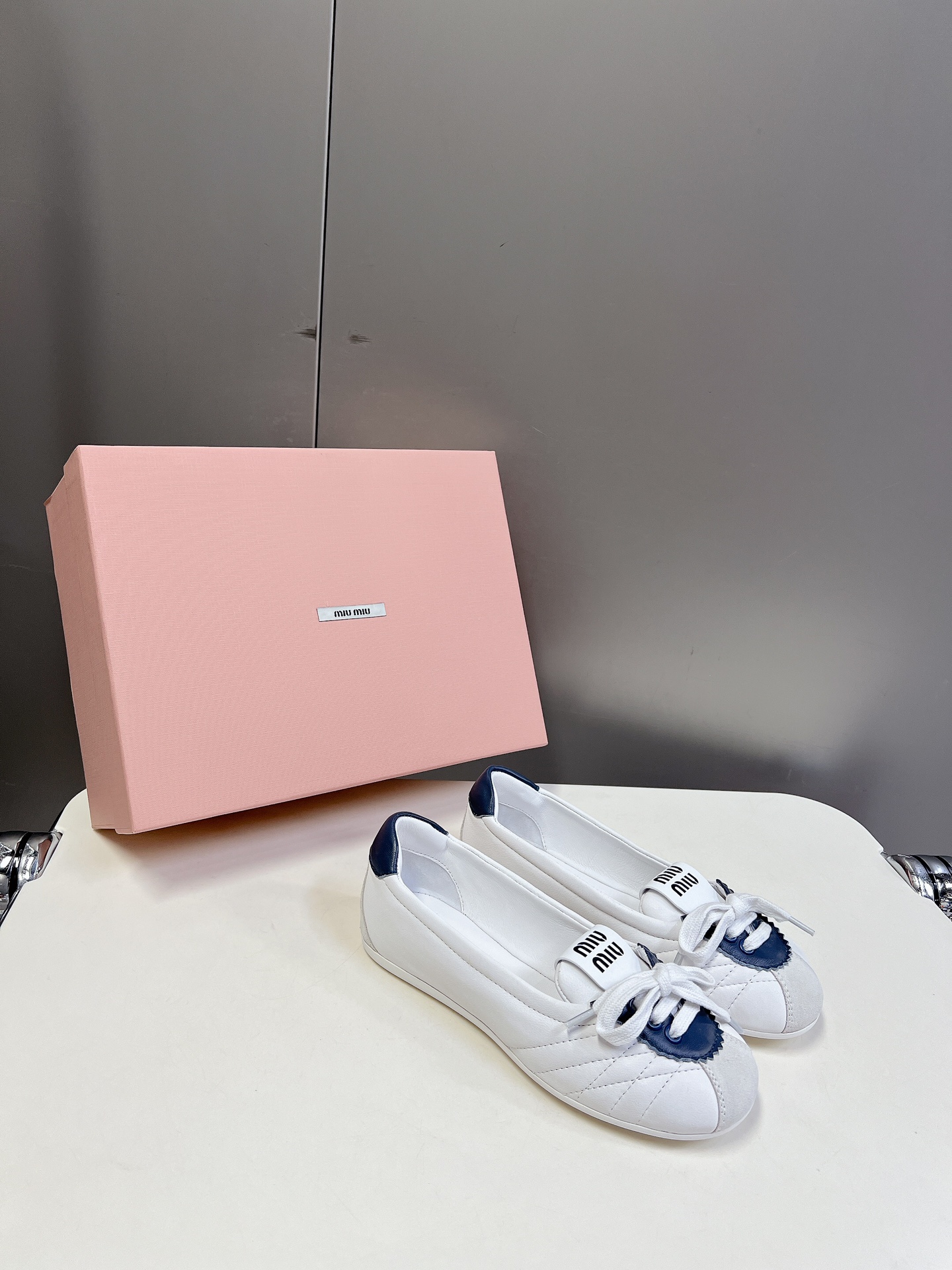 激安大特価最新作の 厚底 スニーカー miumiu偽物 モカシン レディースシューズ 歩きやすい ブルー_1