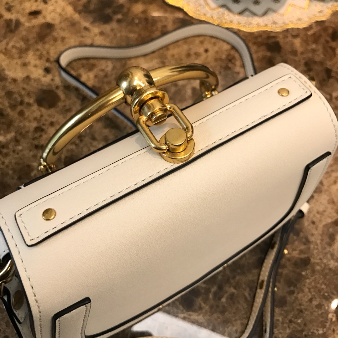 クロエ バッグ 赤Ｎ級品 斜め掛けバッグ 人気バッグ 超激得品質保証 丸形 持ちバッグ 調整可 レディース ホワイト_3