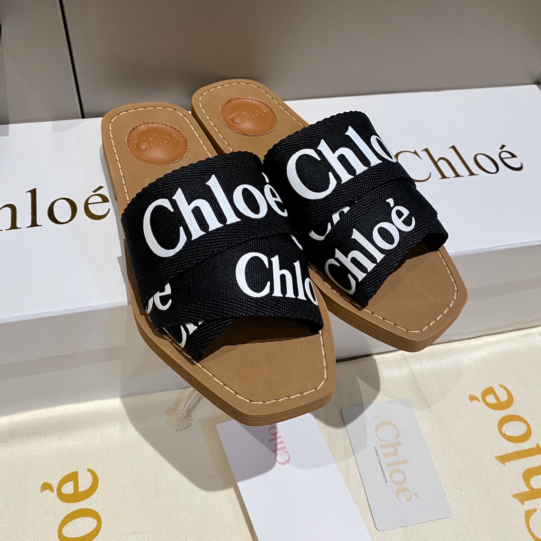 限定販売 最高品質 クロエ 靴激安通販 スリッパ ロゴプリント ファッション 便利 本革採用 ブラック_2