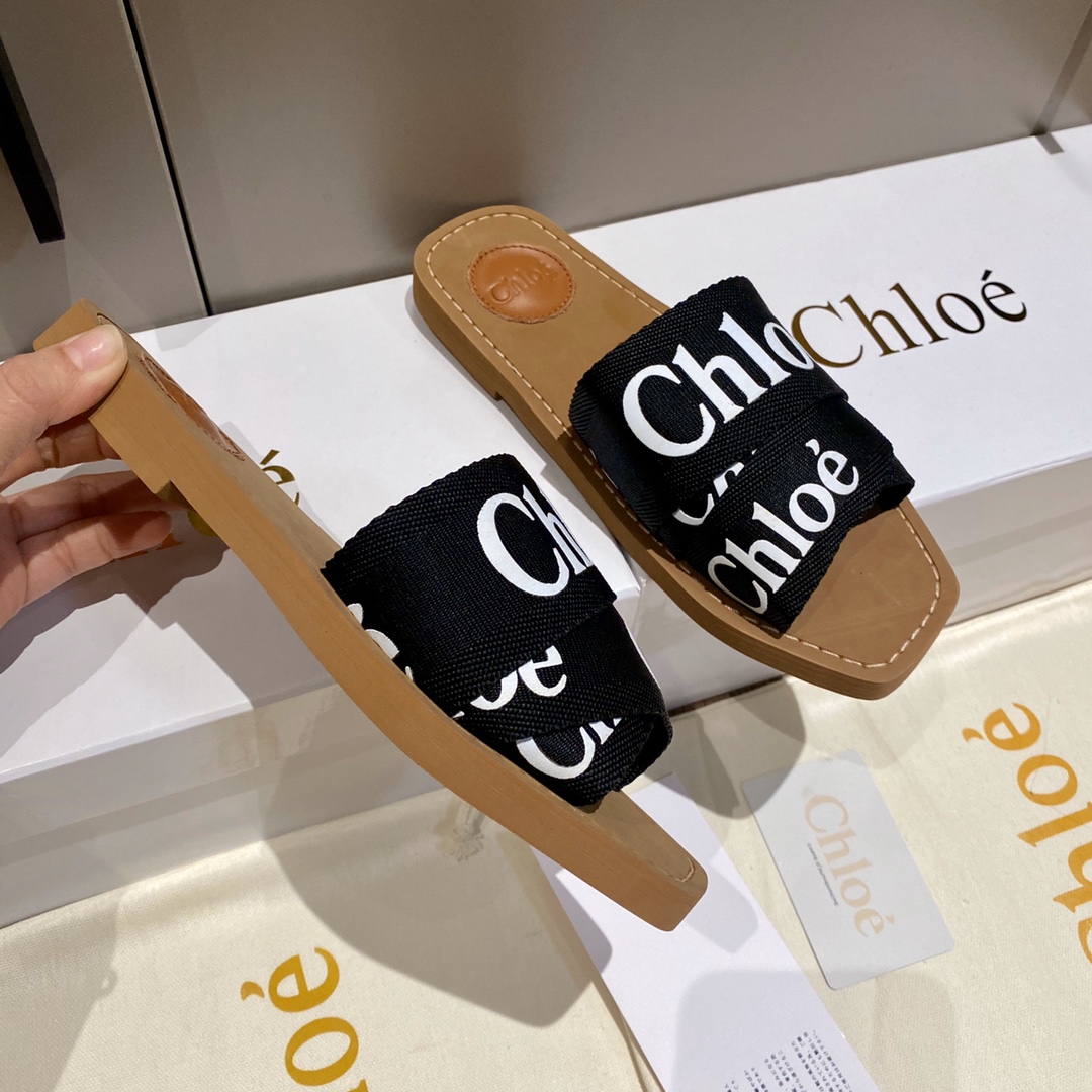 限定販売 最高品質 クロエ 靴激安通販 スリッパ ロゴプリント ファッション 便利 本革採用 ブラック_3