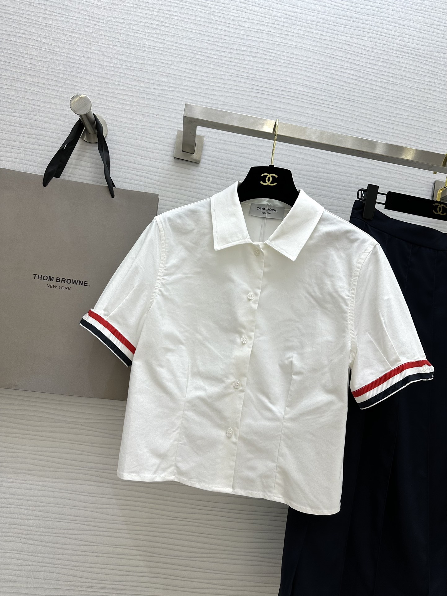 トムブラウン 白シャツコピー シャツ トップス 半袖 学院風 シンプル 春夏新品 品質保証 ホワイト_1
