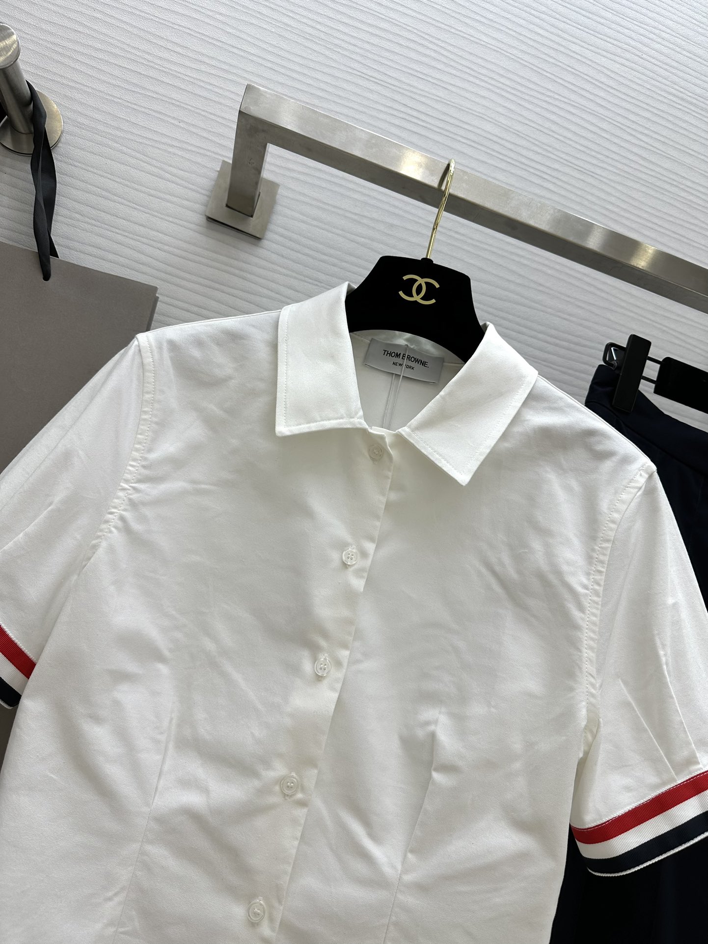 トムブラウン 白シャツコピー シャツ トップス 半袖 学院風 シンプル 春夏新品 品質保証 ホワイト_2
