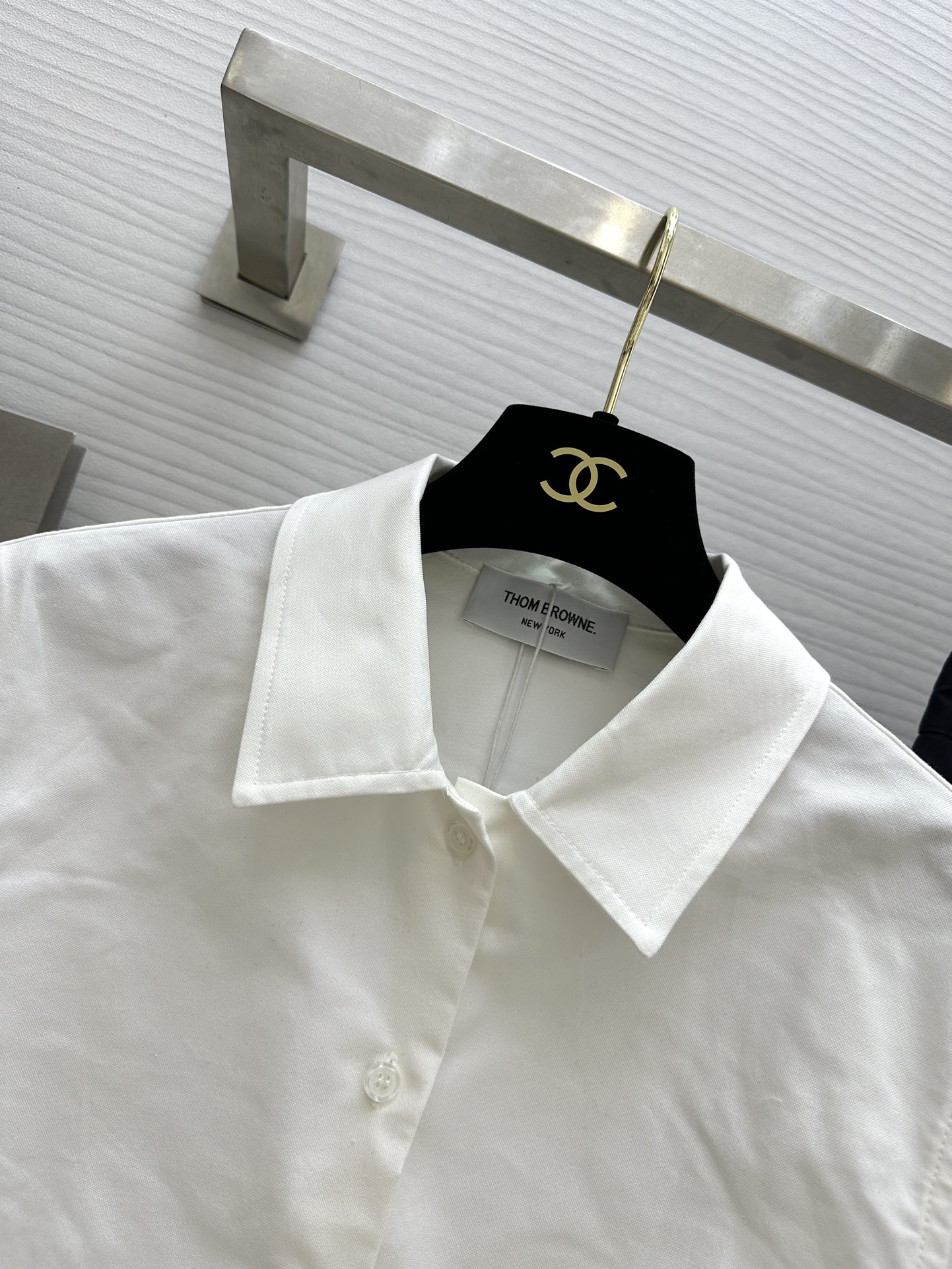 トムブラウン 白シャツコピー シャツ トップス 半袖 学院風 シンプル 春夏新品 品質保証 ホワイト_3