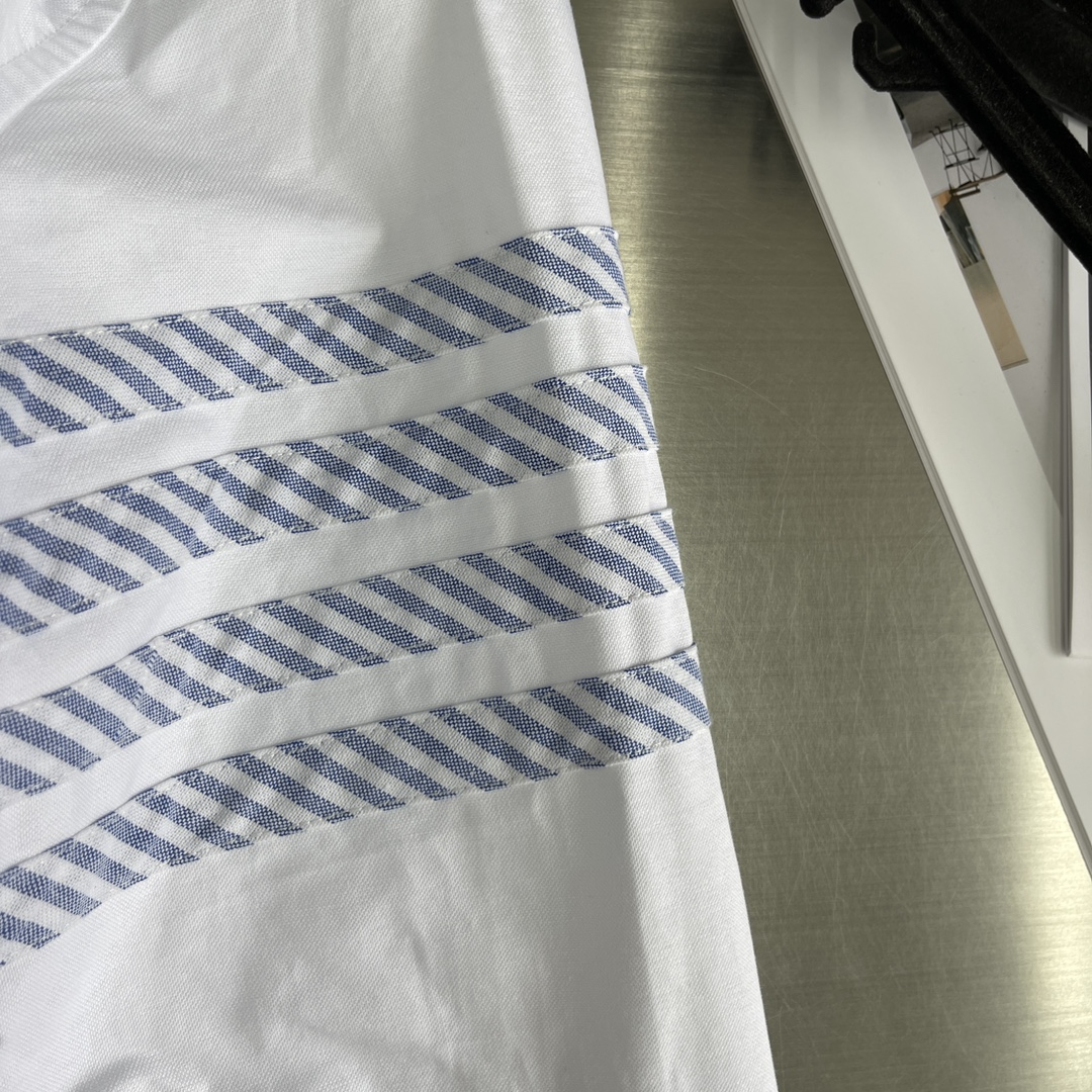 高級感に溢れ トムブラウン 売れた偽物 シャツ 品質保証 トップス 長袖 シンプル ファッション ホワイト_5