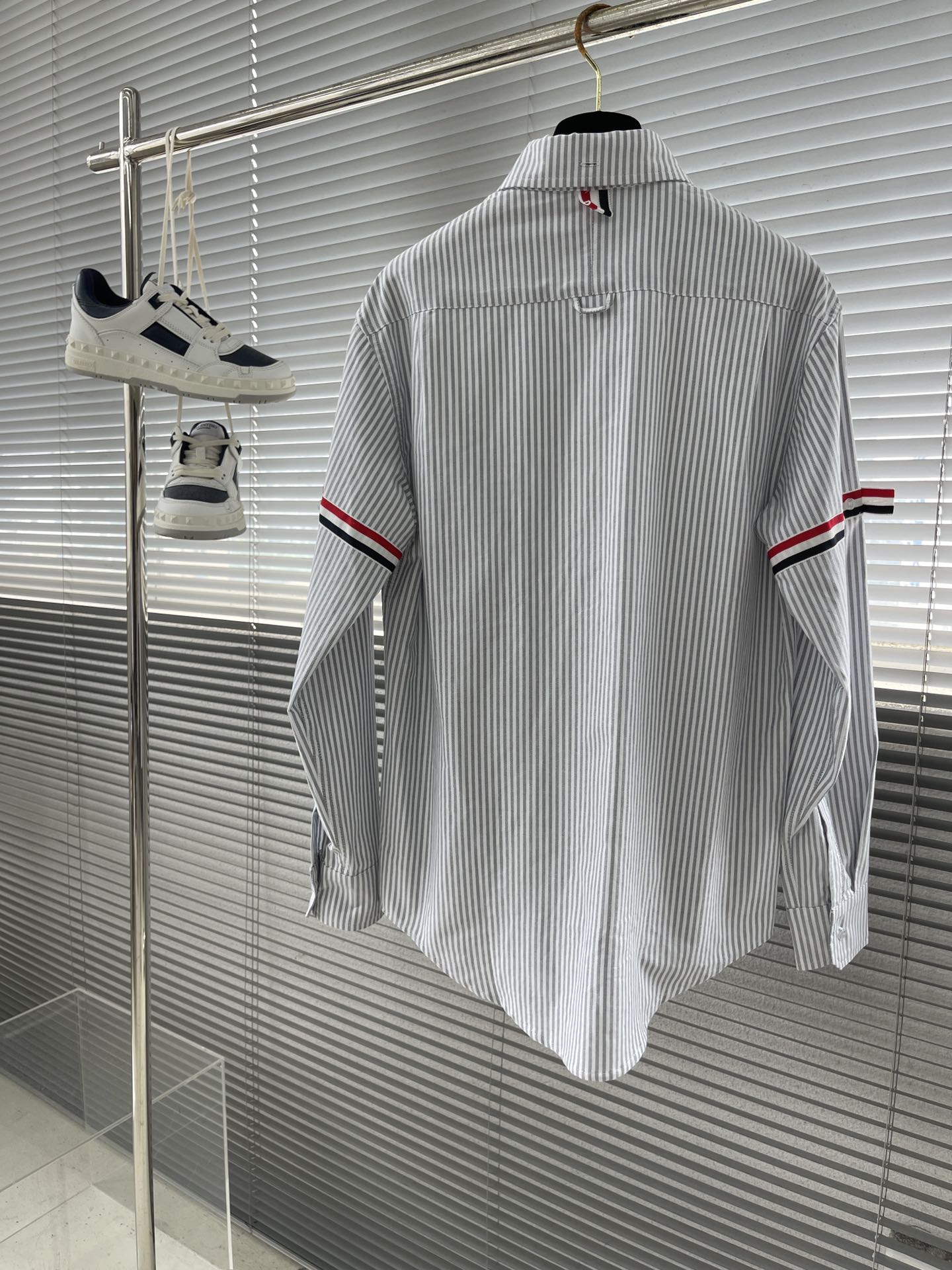 トムブラウン シャツ サイズ感激安通販 シャツ トップス 長袖 ビジネス 大販売 男女兼用 グレイ_3