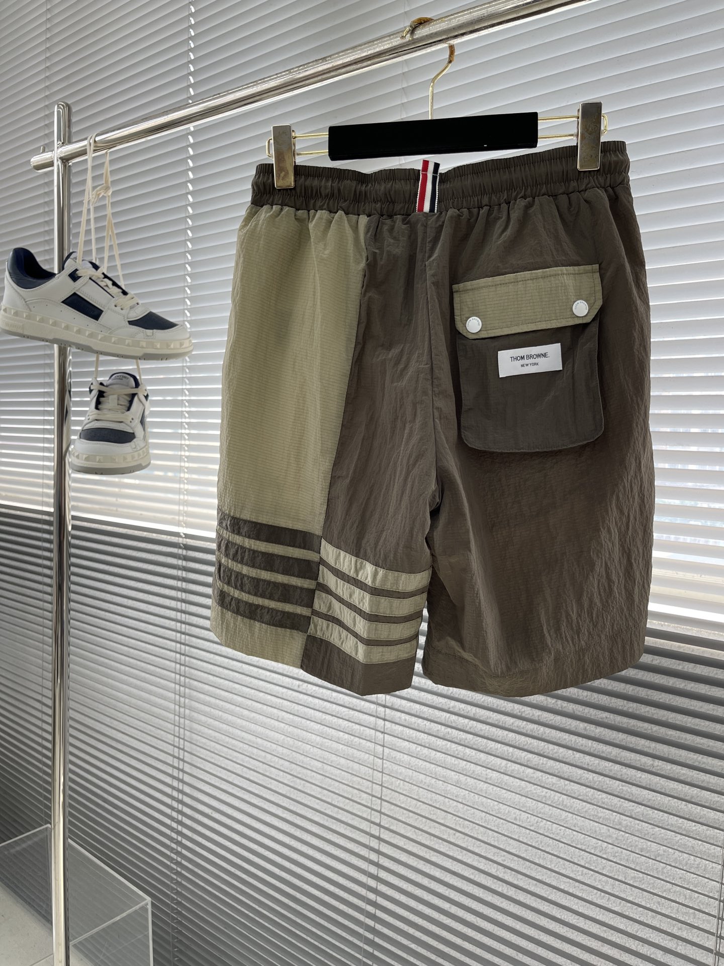 トムブラウンズボンＮ級品 ショットパンツ ビーチ 旅行 運動服 半身 快適 純綿 シンプル 人気 ブラウン_3