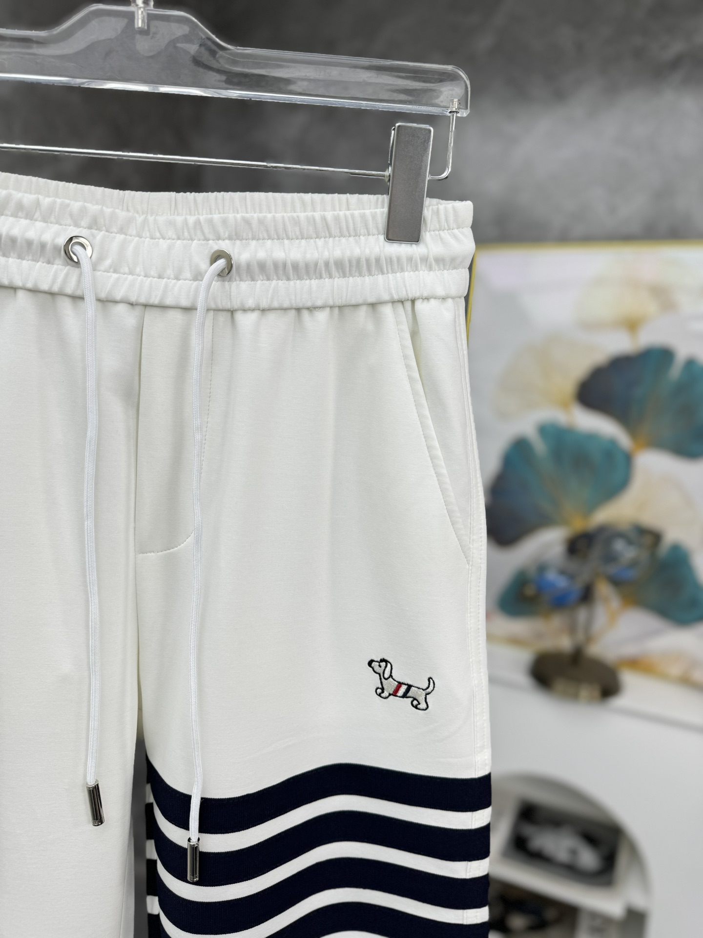 トムブラウン スウェットパンツ コーデ激安通販 カジュアル ズボン ロゴプリント 柔らかい 春夏新品 ホワイト_5