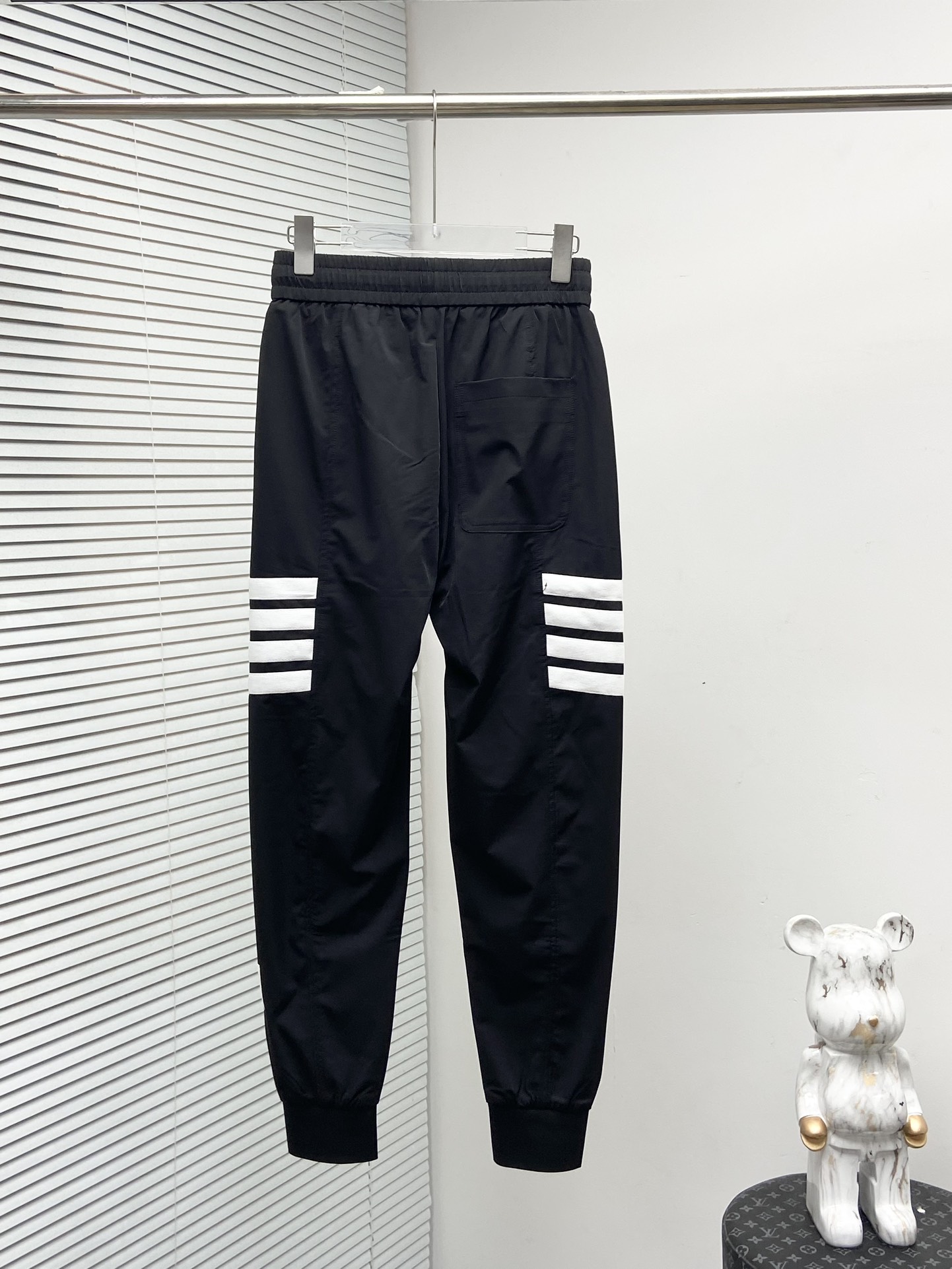 トムブラウン スウェットパンツ サイズ感偽物 カジュアル ズボン ロゴプリント 柔らかい 春夏新品 ブラック_2