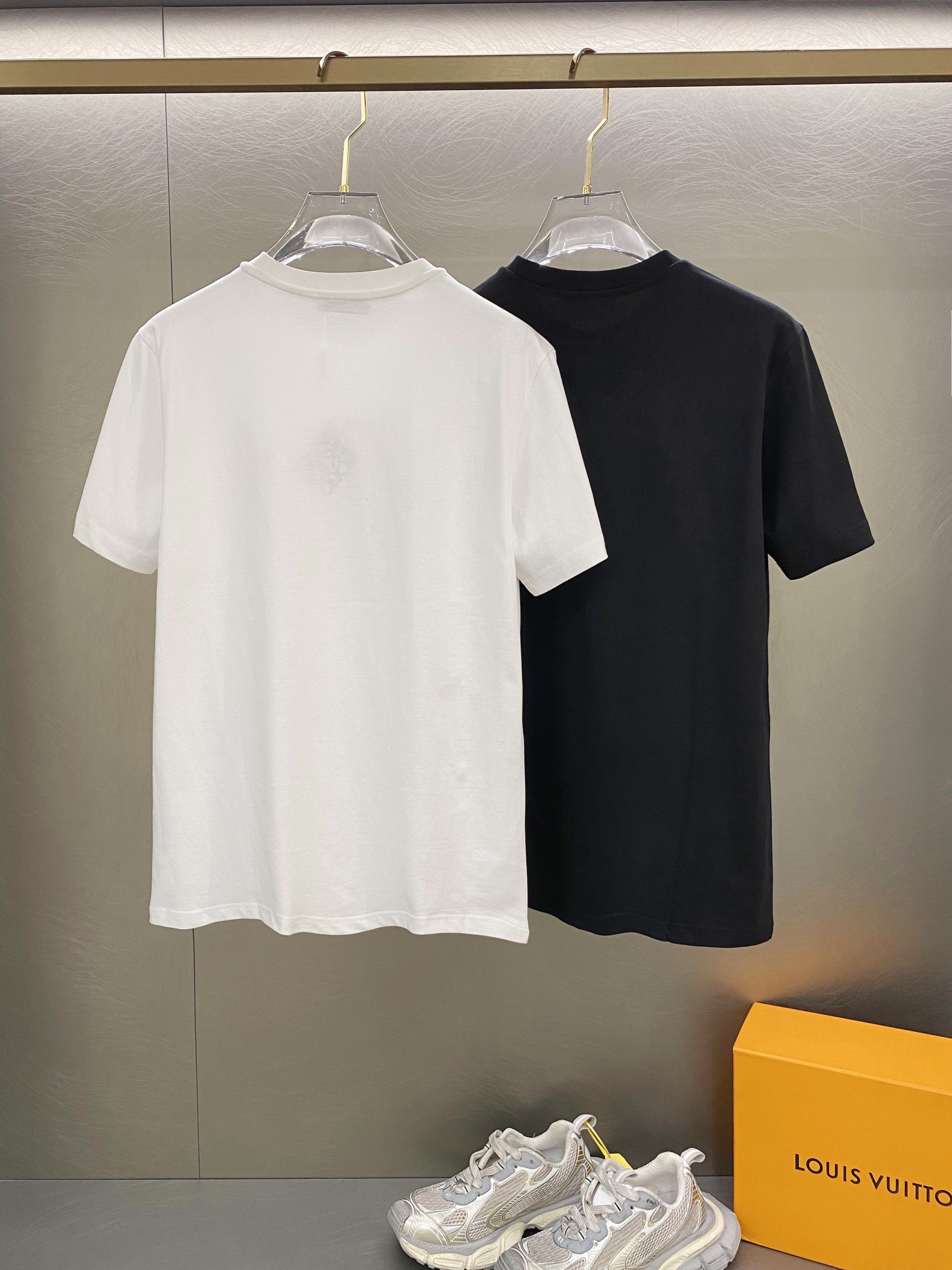 新作入荷格安 レディース ロエベ tシャツ激安通販 人気新品 純綿 トップス 半袖 柔らかい ロゴプリント ブラック_9