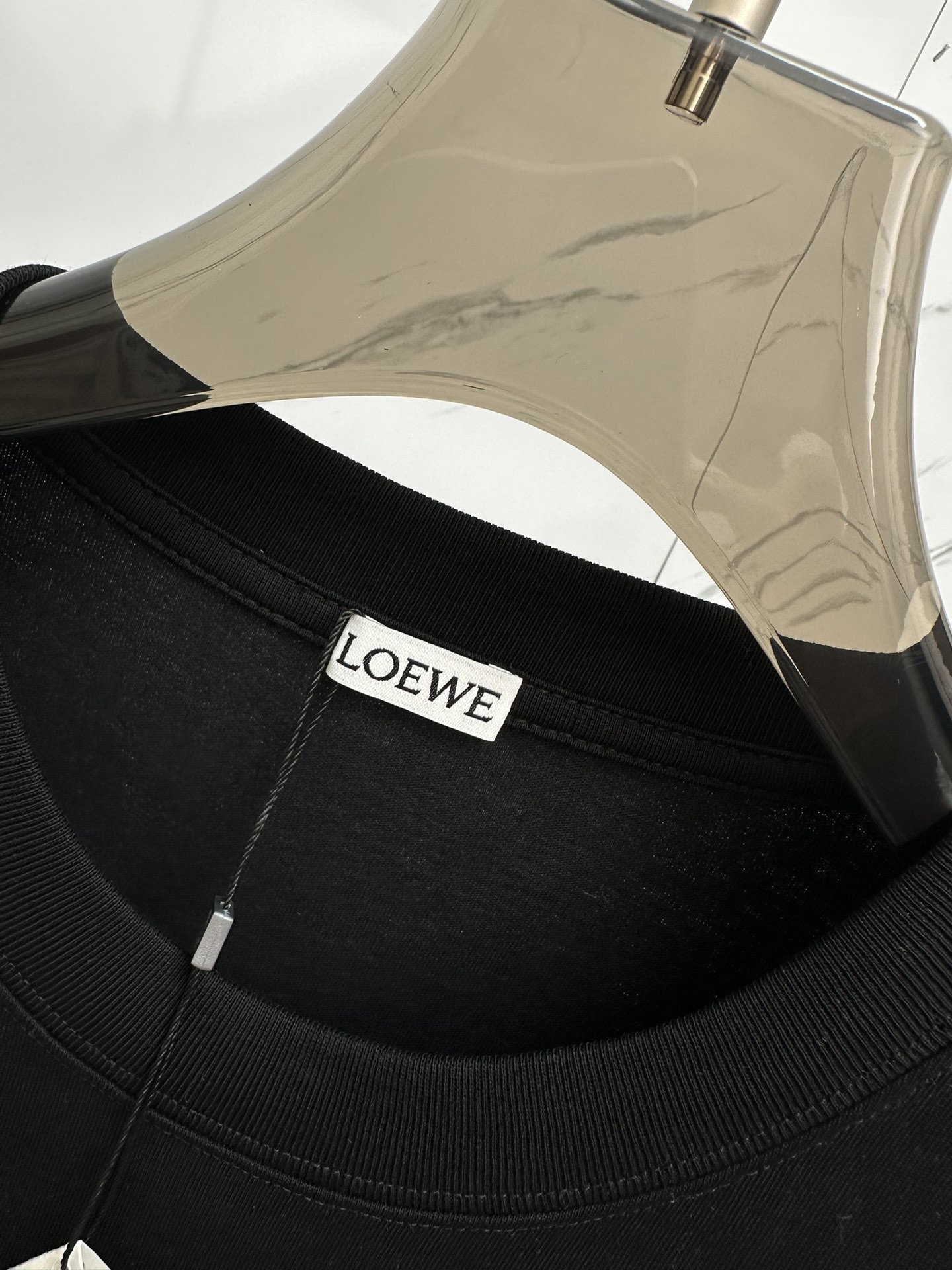 大人気個性がある雰囲気 ロエベ クロップドtシャツコピー 純綿 トップス 半袖 柔らかい ロゴプリント 大販売 ブラック_3