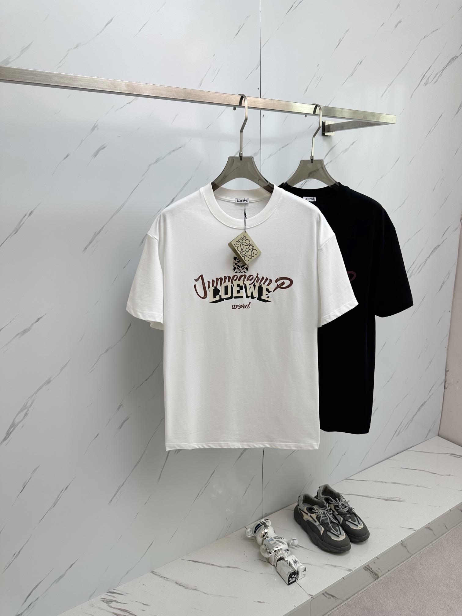 低価直輸入専門店 ロエベ シャツ レディース激安通販 純綿 トップス ロゴプリント 半袖 柔らかい ファッション ホワイト_1