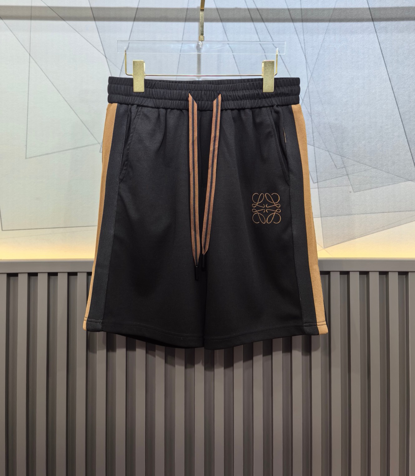 2024新登場の ロエベズボンスーパーコピー 純綿 柔らかい ショットパンツ 通気性いい メンズ ビーチズボン ブラック_1