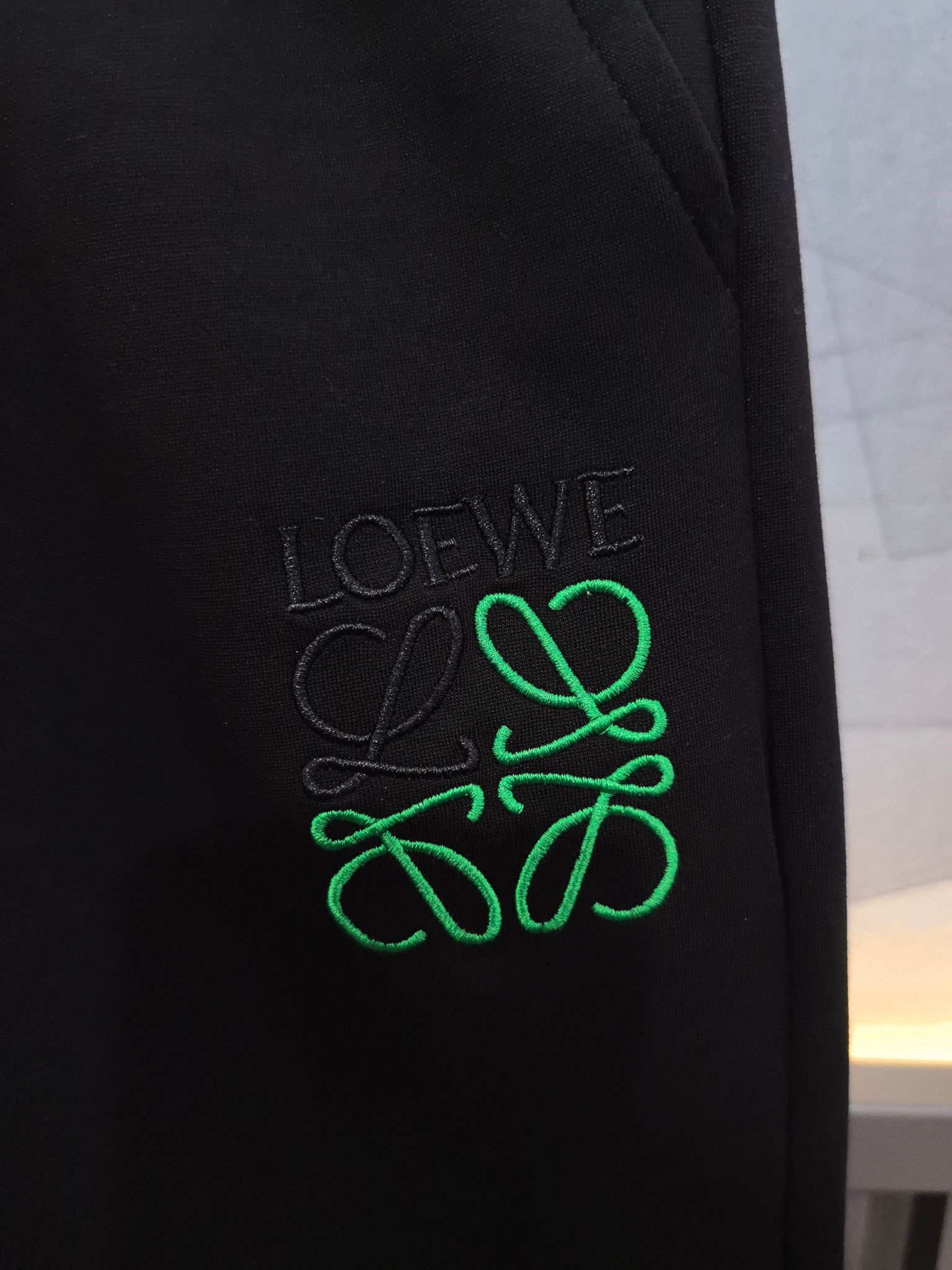 2024新登場の ロエベ メンズ ズボン激安通販 純綿 柔らかい ショットパンツ 通気性いい メンズ ビーチズボン ブラック_3