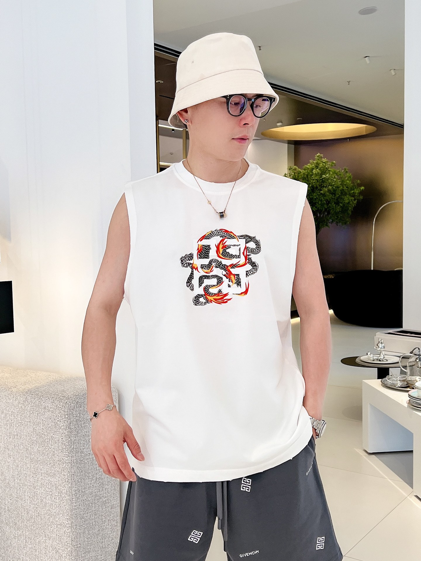 お得100%新品 ジバンシィ ロンt激安通販 Tシャツ 無袖 トップス チョッキ ジレー 純綿 男女兼用 プリント ホワイト_2