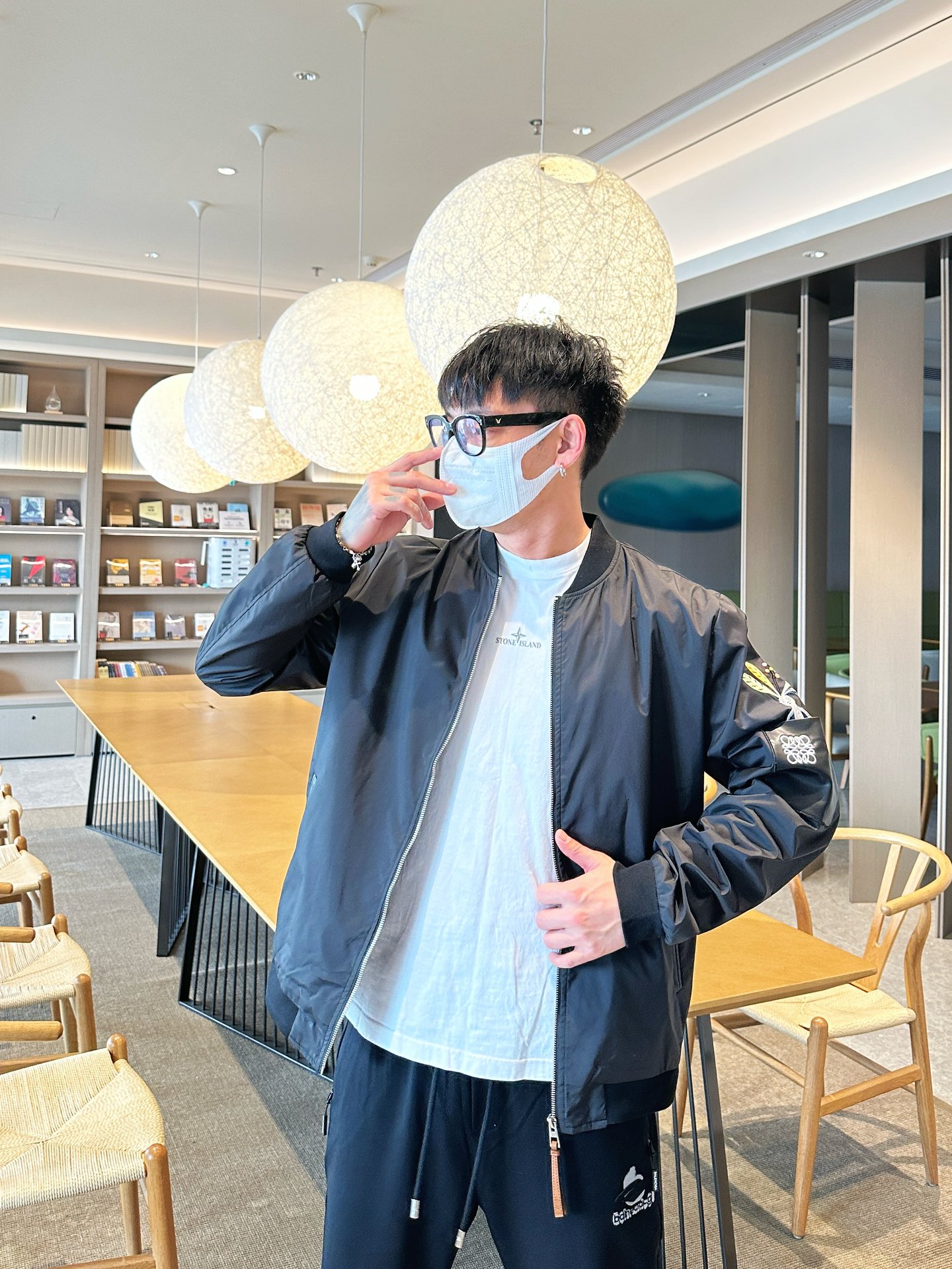 数量限定爆買い ロエベジャケット偽物 純綿 カジュアル 登山 アウター トップス 防風 軽量 柔らかい ブラック_2