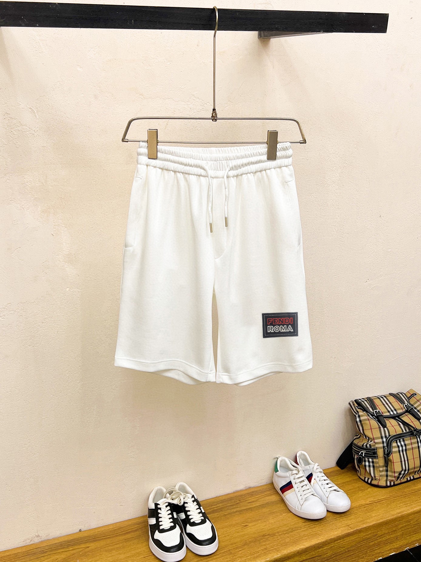 フェンディ服メンズスーパーコピー 夏服 シンプル 純綿 通気性いい 快適 ショットパンツ メンズ ホワイト_1