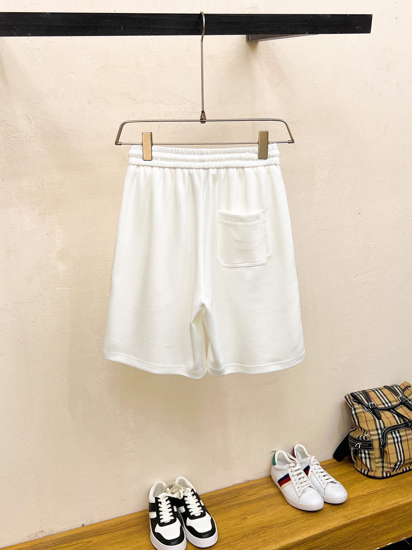 フェンディ服メンズスーパーコピー 夏服 シンプル 純綿 通気性いい 快適 ショットパンツ メンズ ホワイト_6