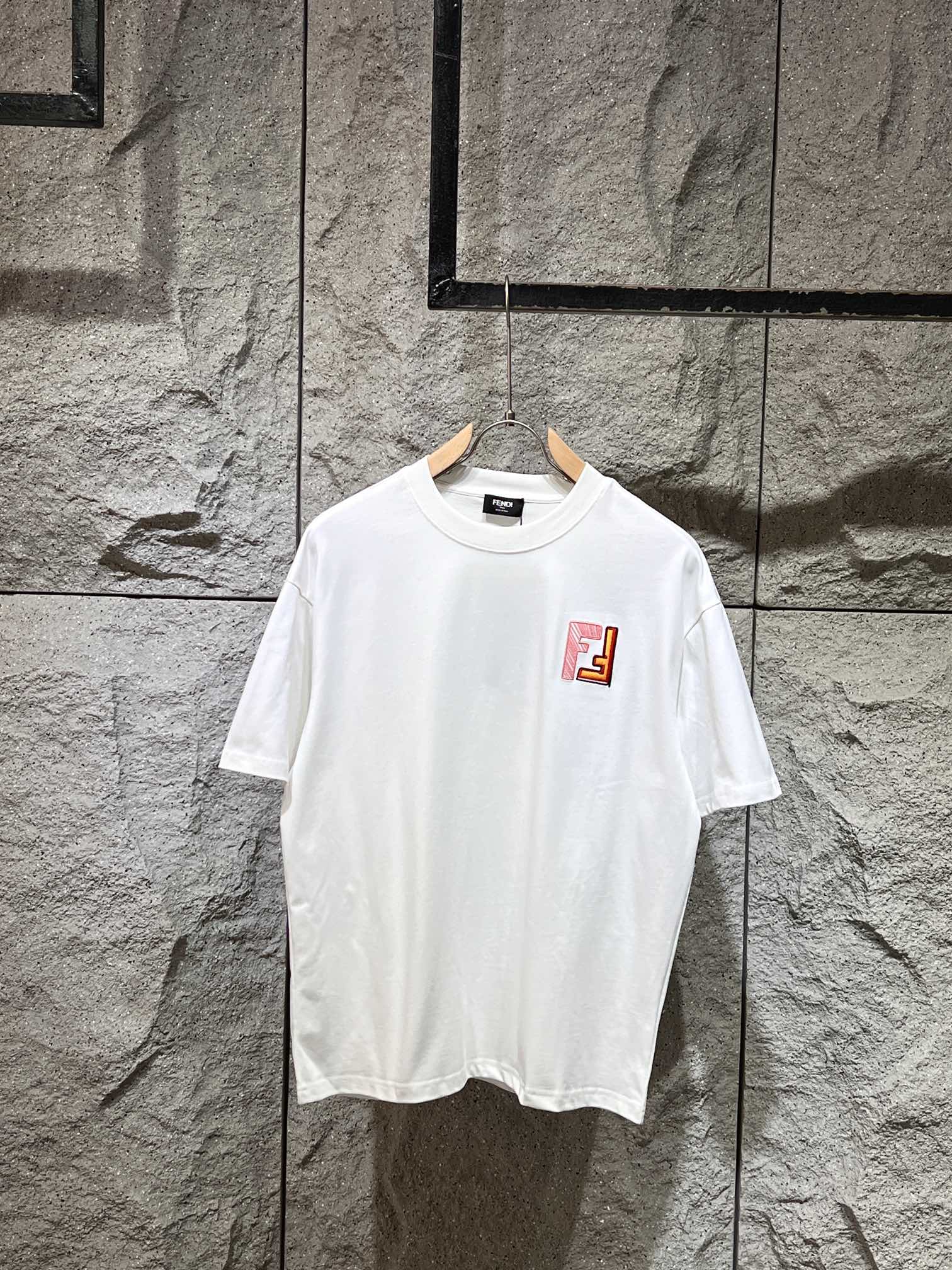 fendi t シャツ ロゴスーパーコピー トップス  純綿熊プリント 柔らかい シンプル 男女兼用 ホワイト_1