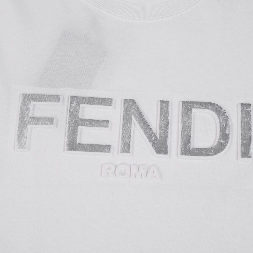 高級感溢れる fendi ハイネック t シャツ偽物 トップス 純綿 柔らかい シンプル ロゴプリント ホワイト_4