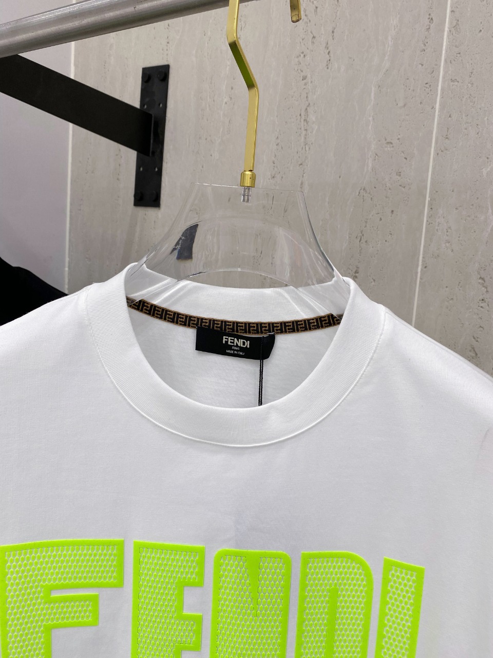 数量限定 fendi ロゴ t シャツコピー トップス 純綿 柔らかい グリーンロゴ プリント 短袖 ホワイト_5