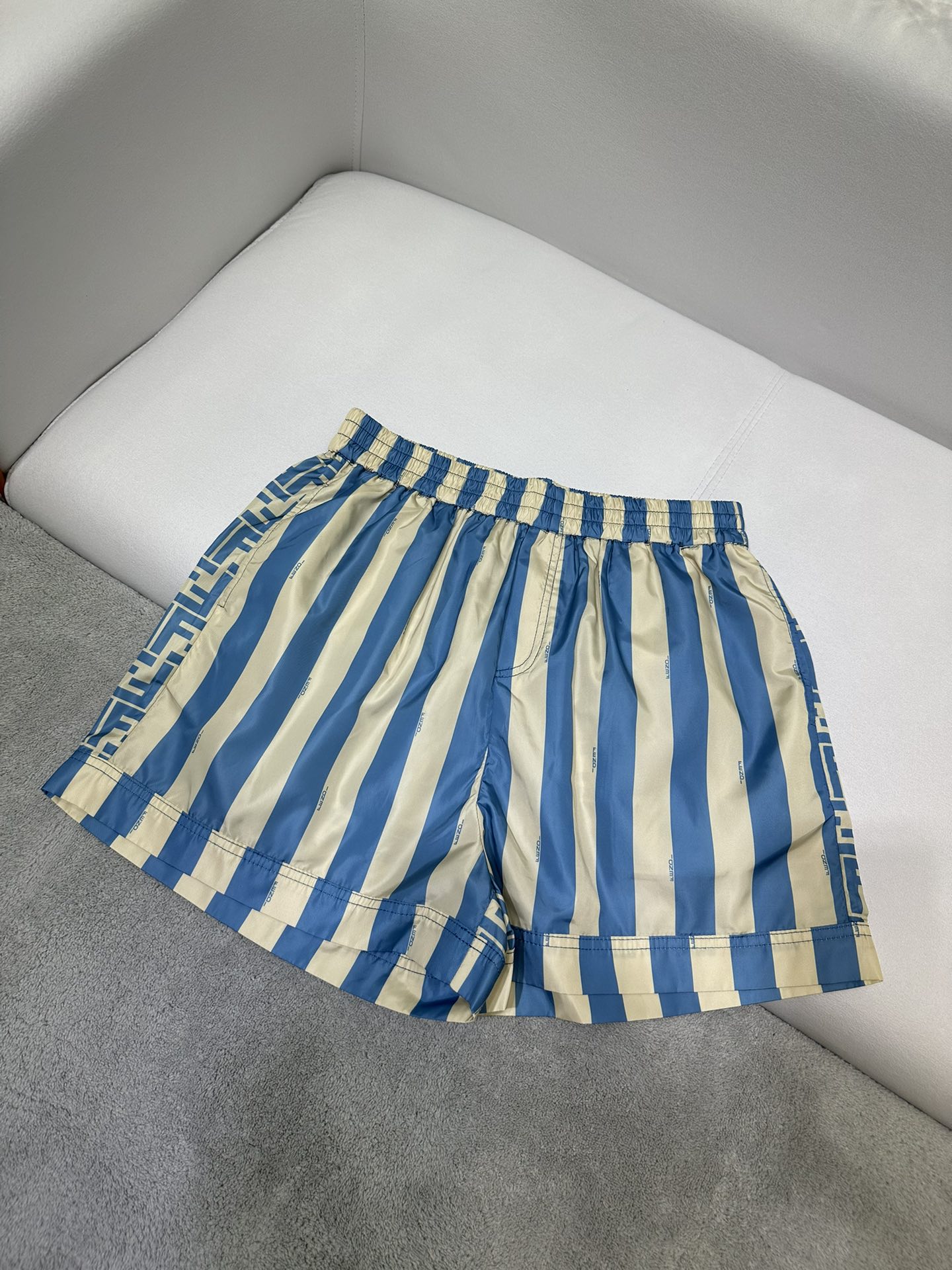 フェンディ 上 着Ｎ級品 運動セット 軽量 縞 ファッション ショットパンツ 長袖ジャケット フード付き ブルー_3
