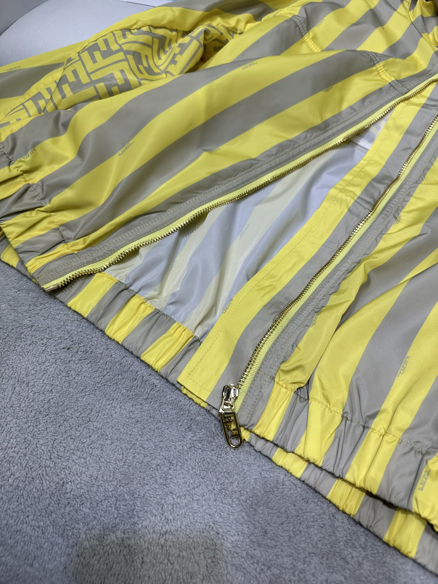 fendi 上 着コピー 運動セット 軽量 縞 ファッション ショットパンツ 長袖ジャケット フード付き イエロー_6