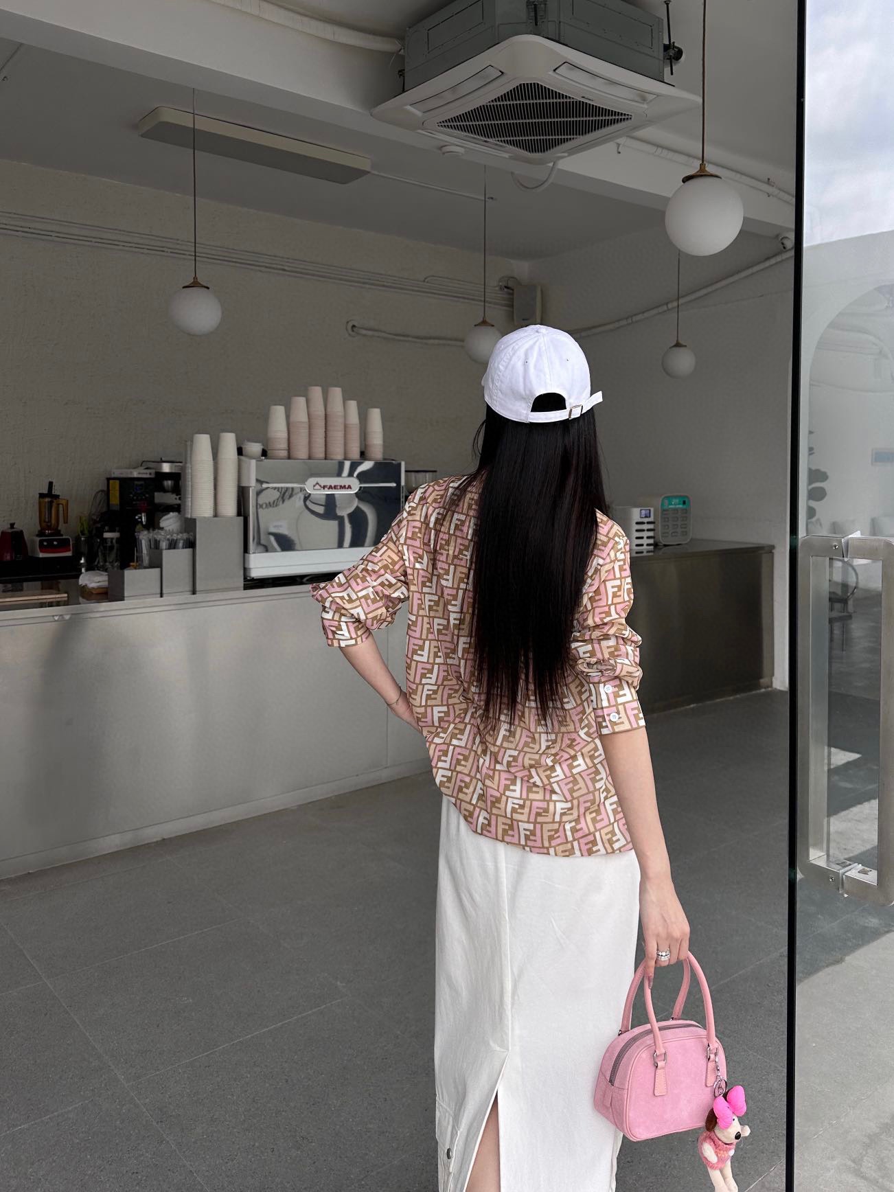 お値打ち価格 fendi シャツスーパーコピー 日焼け止め服 トップス 長袖シャツ 花柄 プリント シルク ブラウン_9