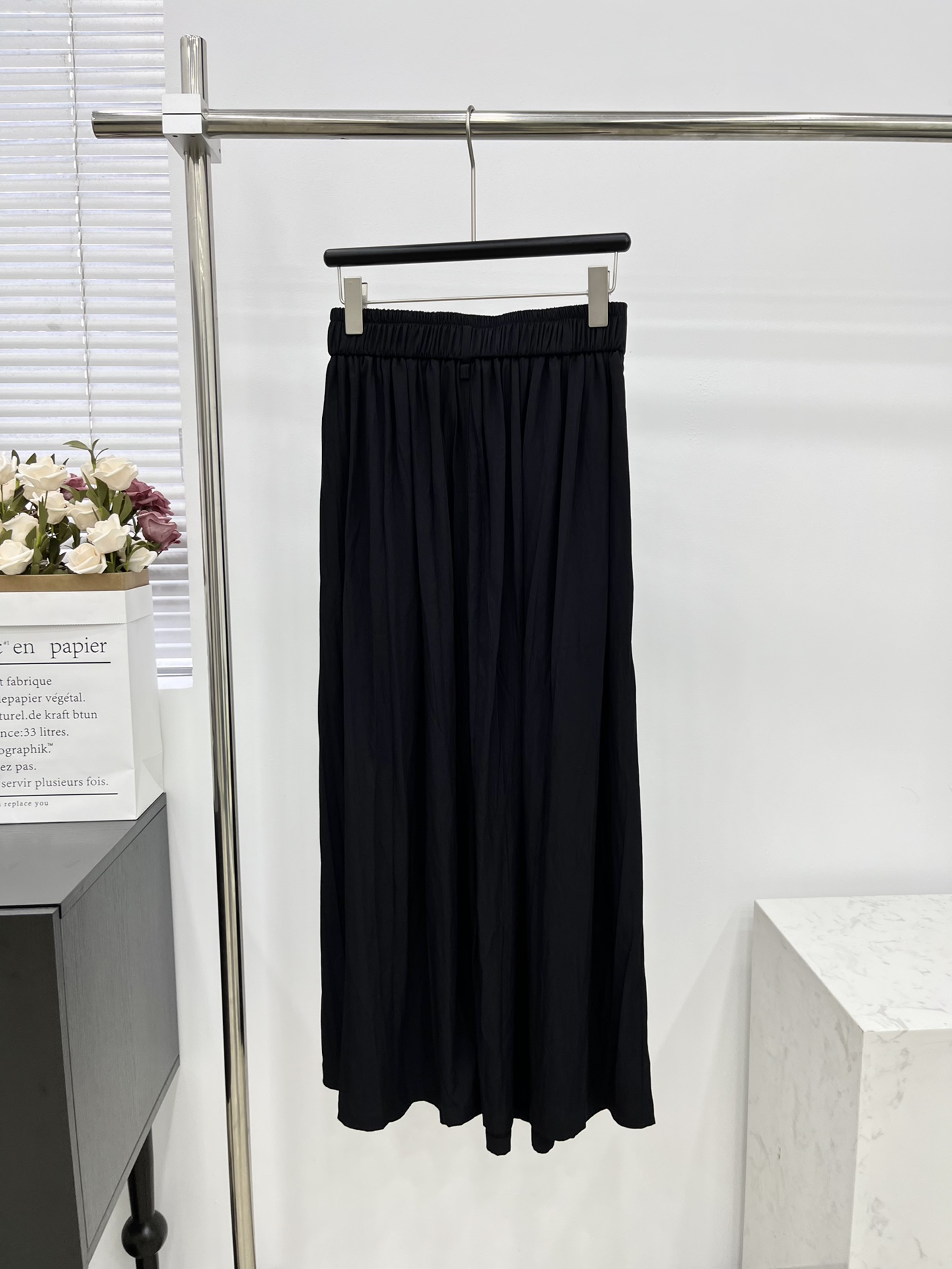 プラダ ナイロン スカート偽物 超人気 ファッション  レディース服 個性的 爽やか感 ブラック_5