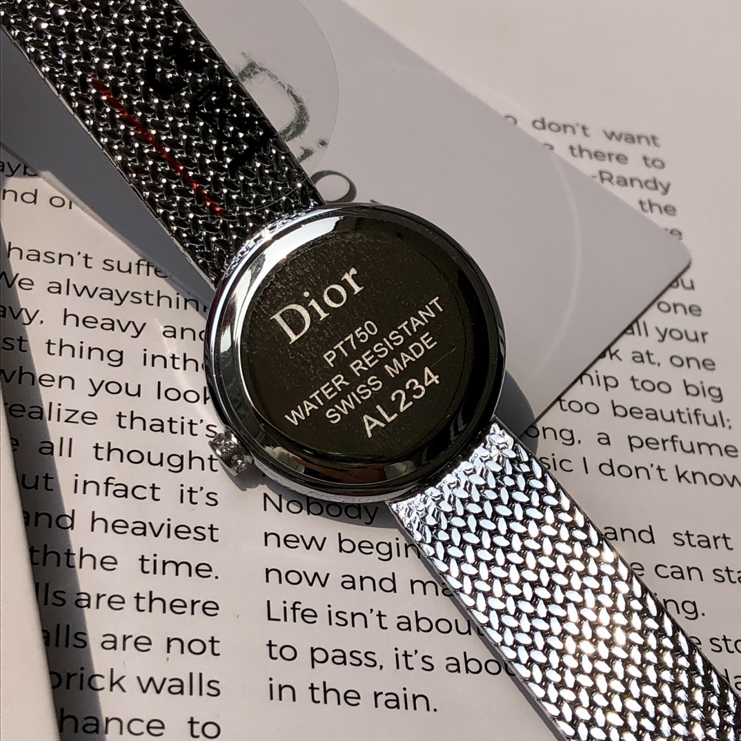 人気セールディオール時計スーパーコピー スイス製クォーツムーブメント_4