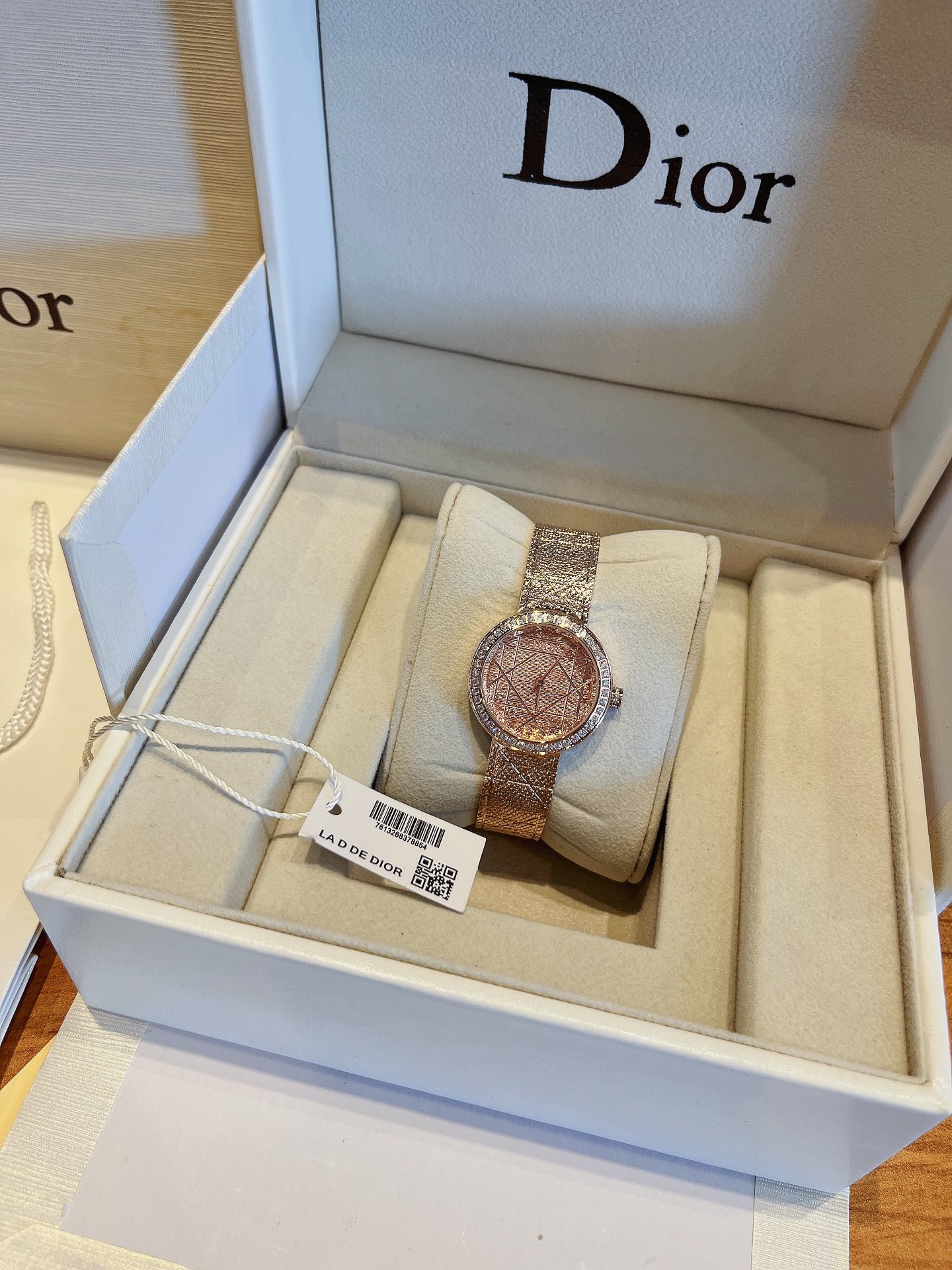HOT100%新品ディオール時計スーパーコピー 優美な曲線デザイン ダイヤモンド_3