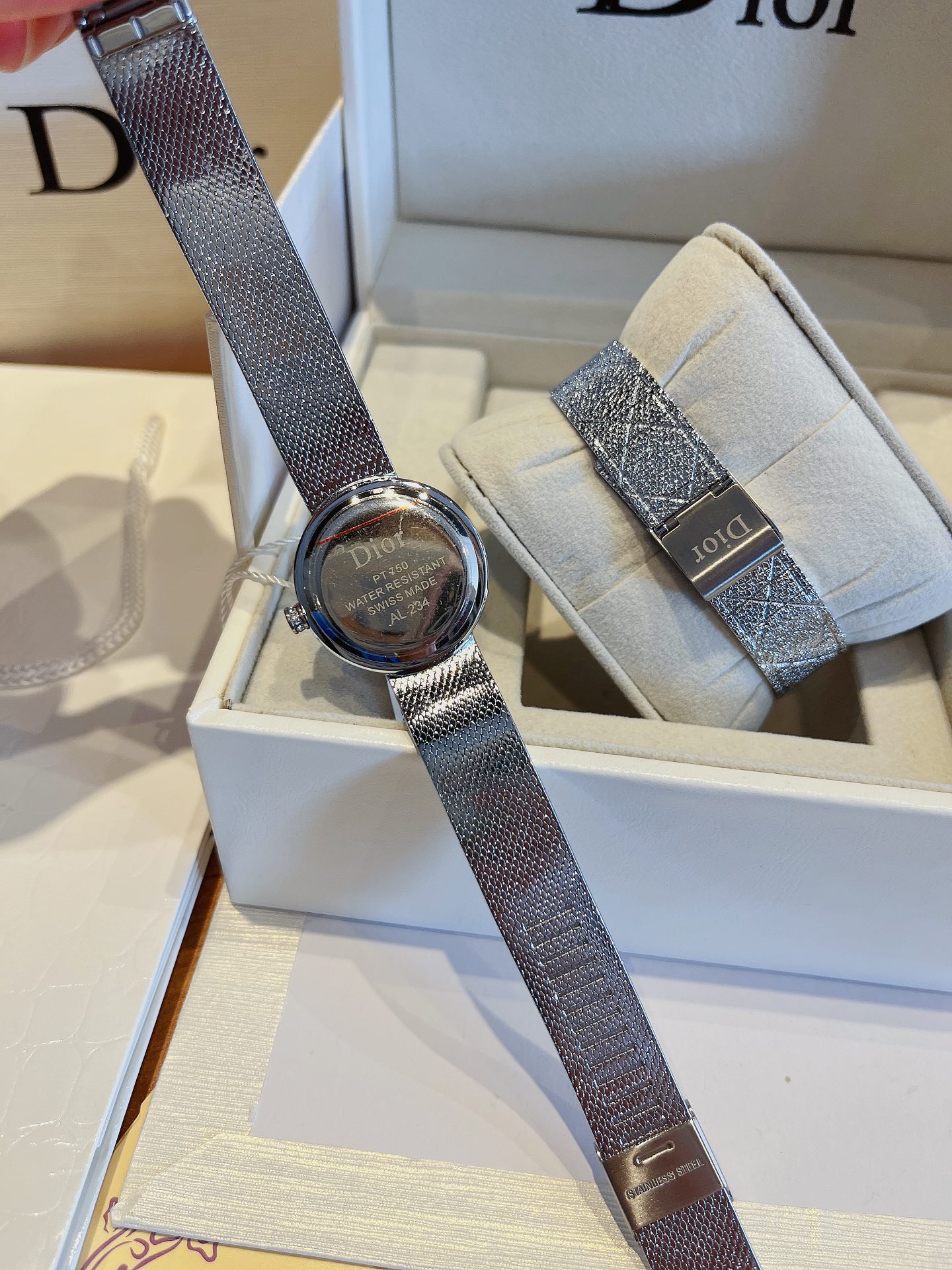 数量限定得価ディオールウォッチスーパーコピー  La D de Dior Satineシリーズ_6