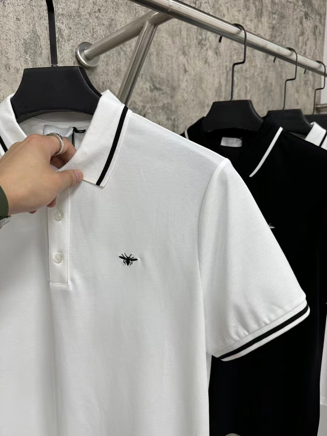有名人の愛用品ディオール 人気tシャツ 偽物 高級な着心地 贅沢な素材 フィット感_4