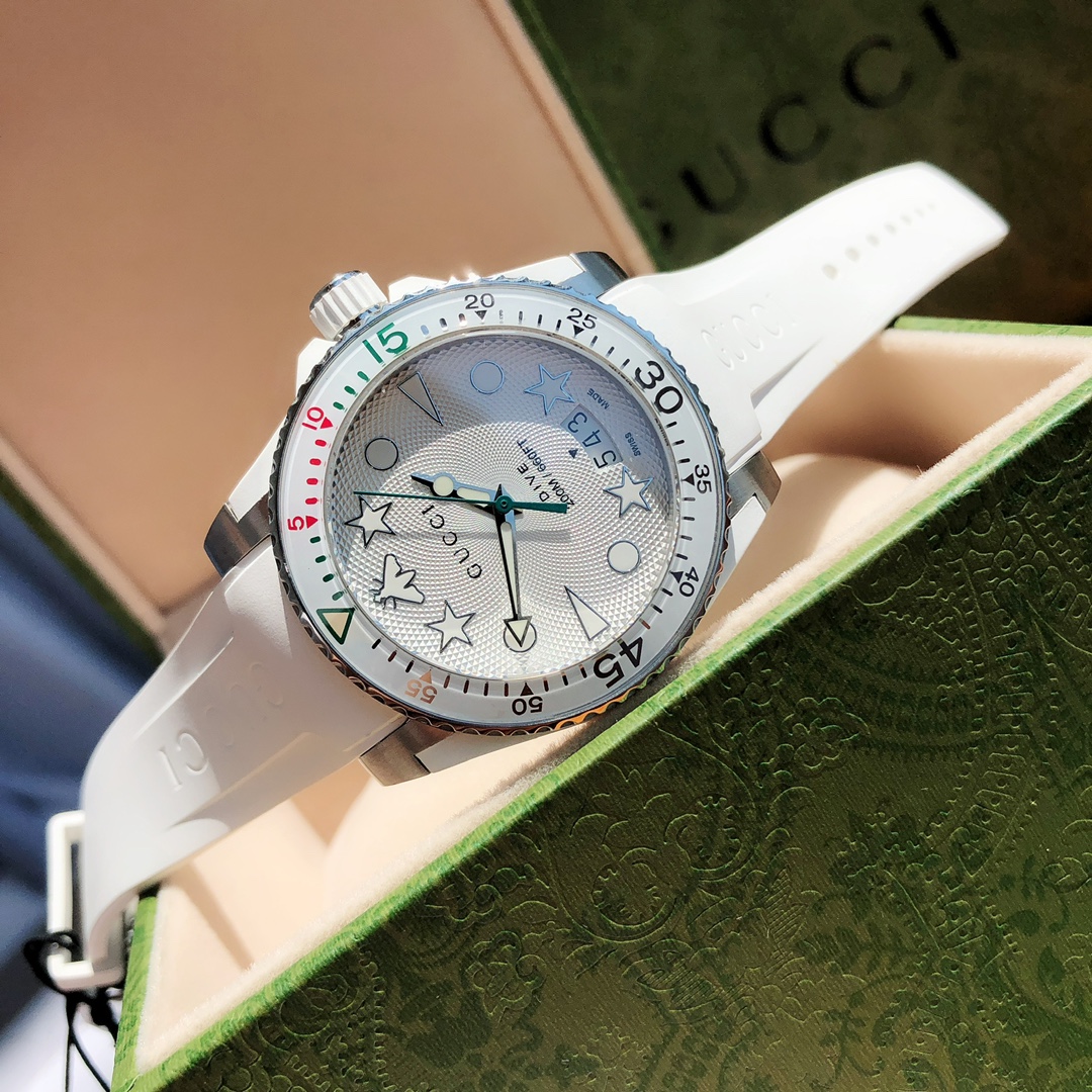 【今期の売れ筋アイテム】gucci 時計 偽物 ファッション性_2