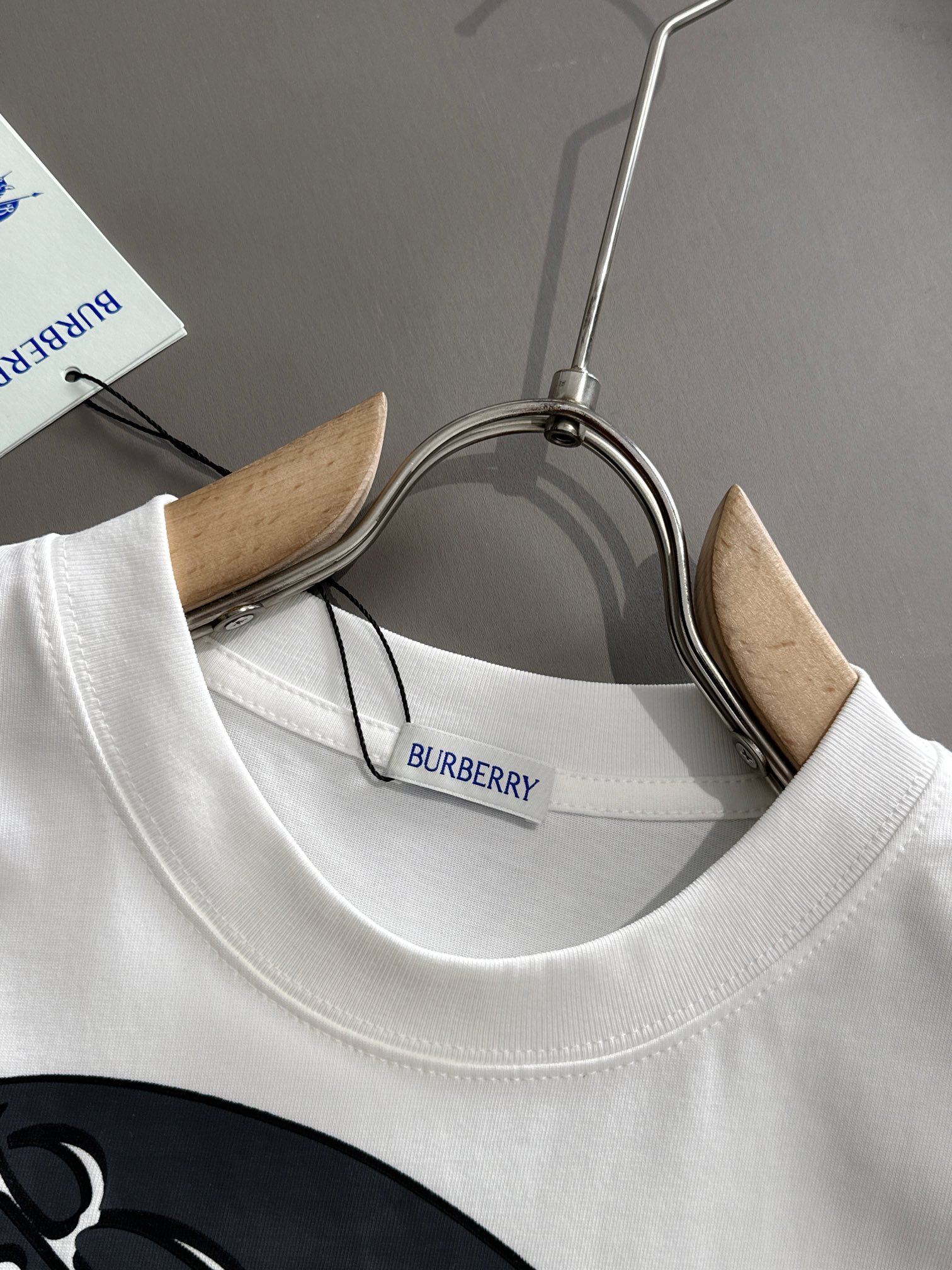 新作到着!! Ｔシャツバーバリーコピー快適 滑らか ファッション 男女兼用_3