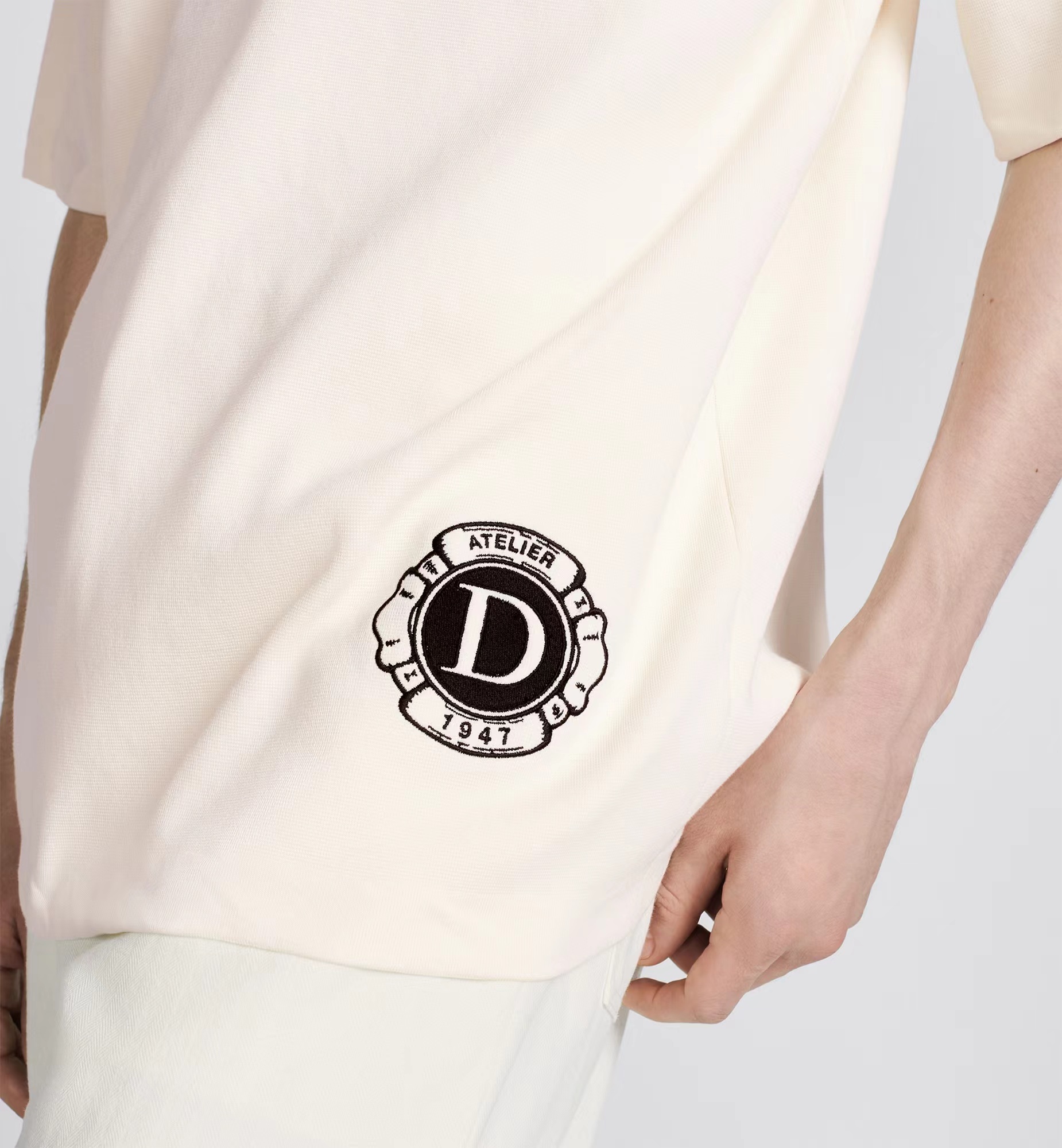 芸能人愛用 高級感あるレディースディオール tシャツコピー タイムレスな魅力 着心地 通気性_7