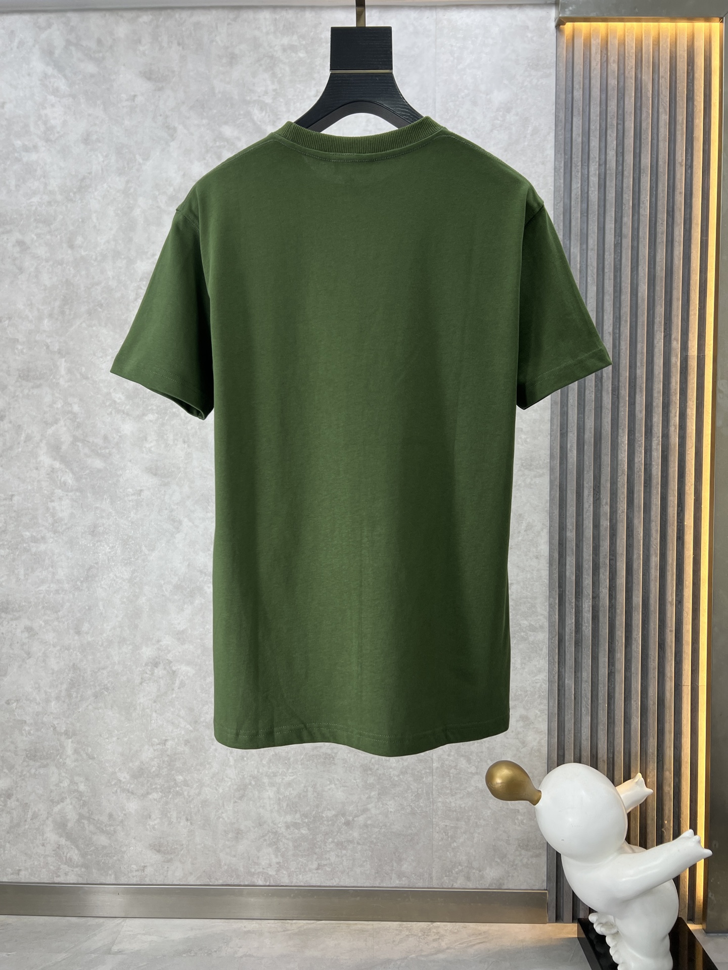 驚きの破格値人気のディオールレディースtシャツn級品 優雅な雰囲気 幅広いシーン_2
