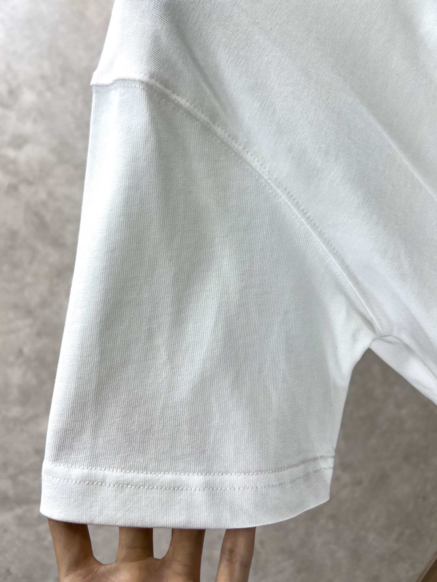 人気セールディオールtシャツスーパーコピー 上質な素材 幅広いスタイルにマッチ_7