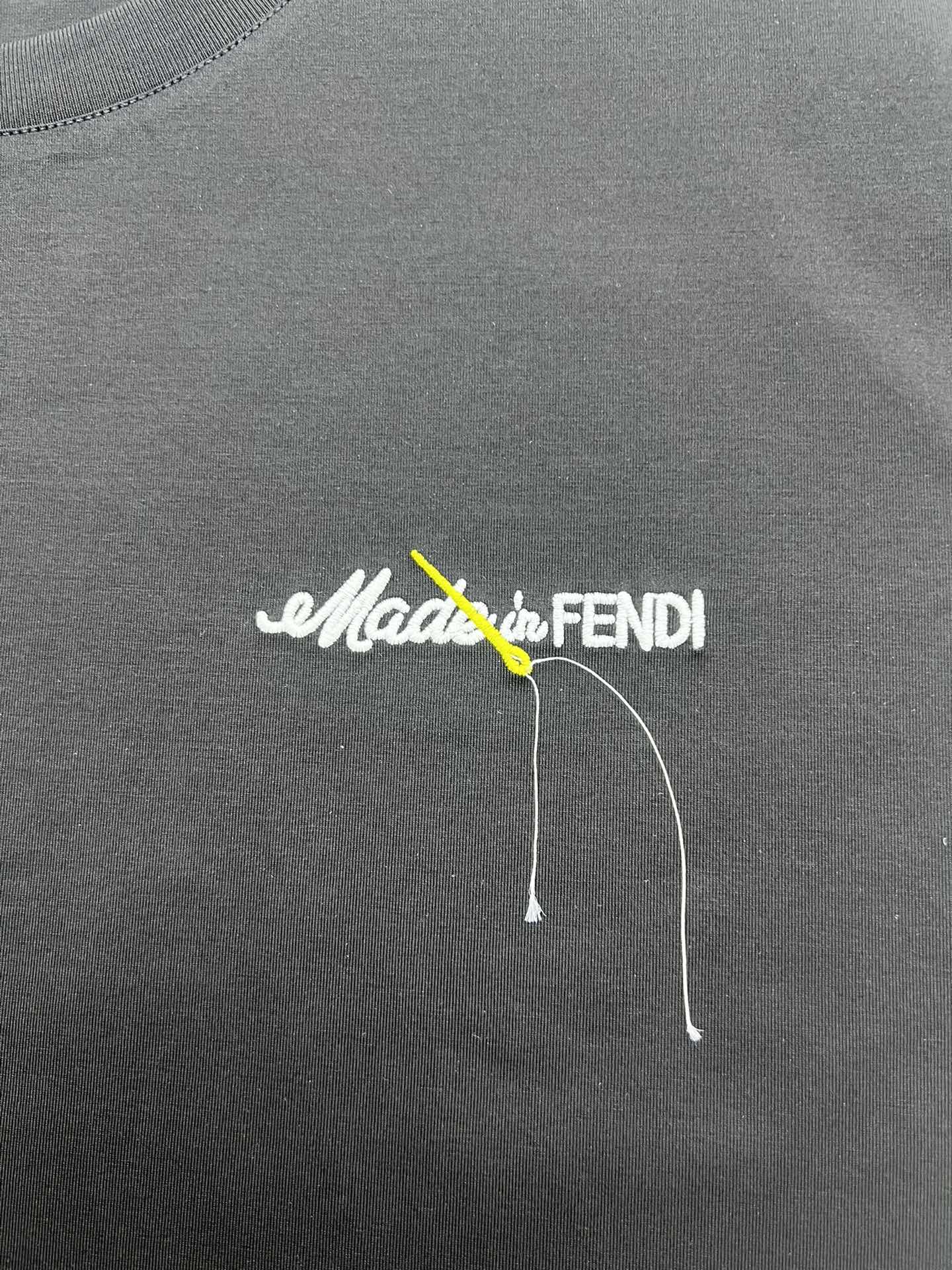 春冬新登場のフェンディＴシャツコピー 心地よい 柔らかく アイデンティティがデザイン_4