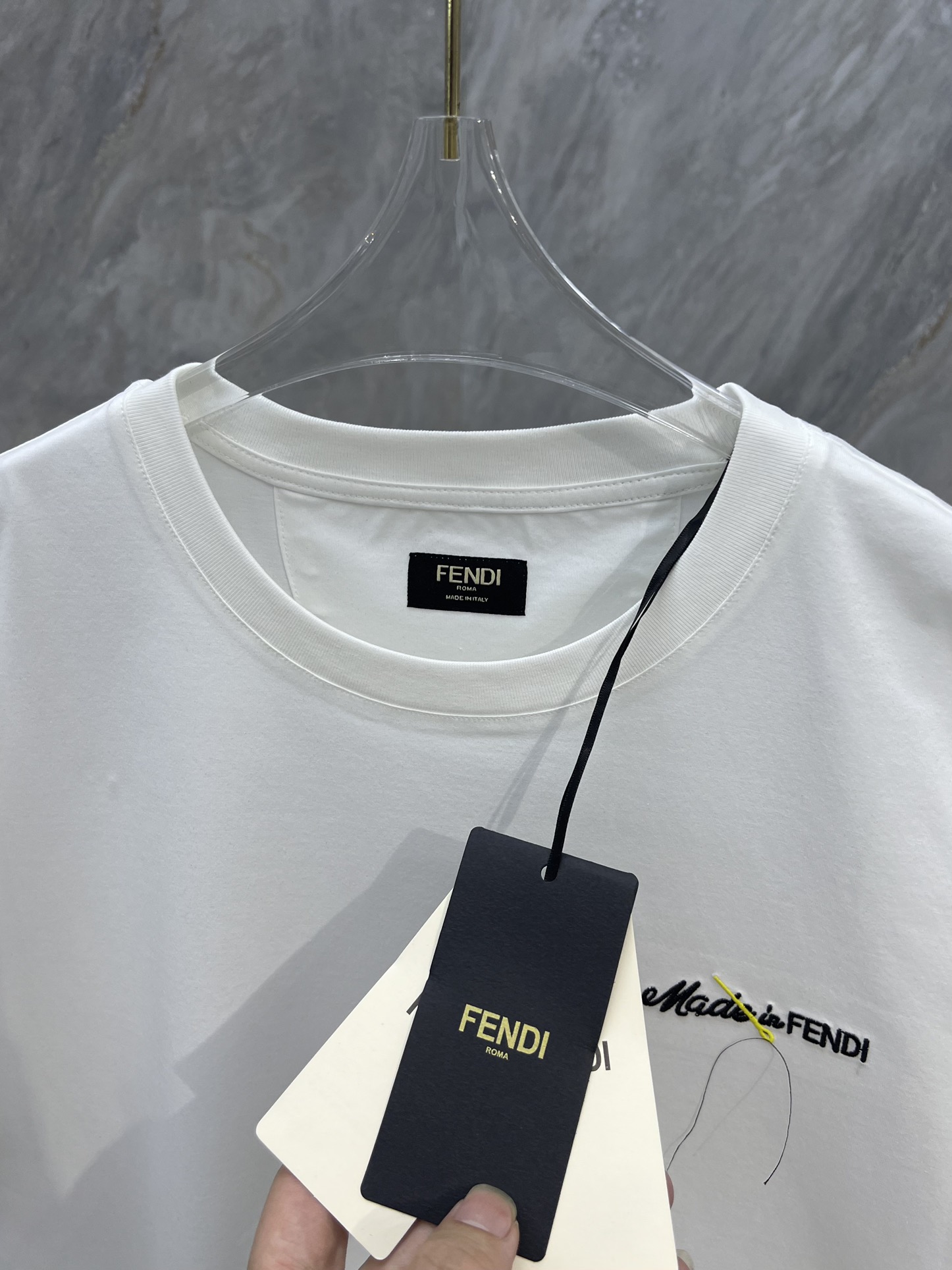 驚きの破格値人気のフェンディ半袖ｔシャツ偽物 着心地が魅力的 エッセンス_3