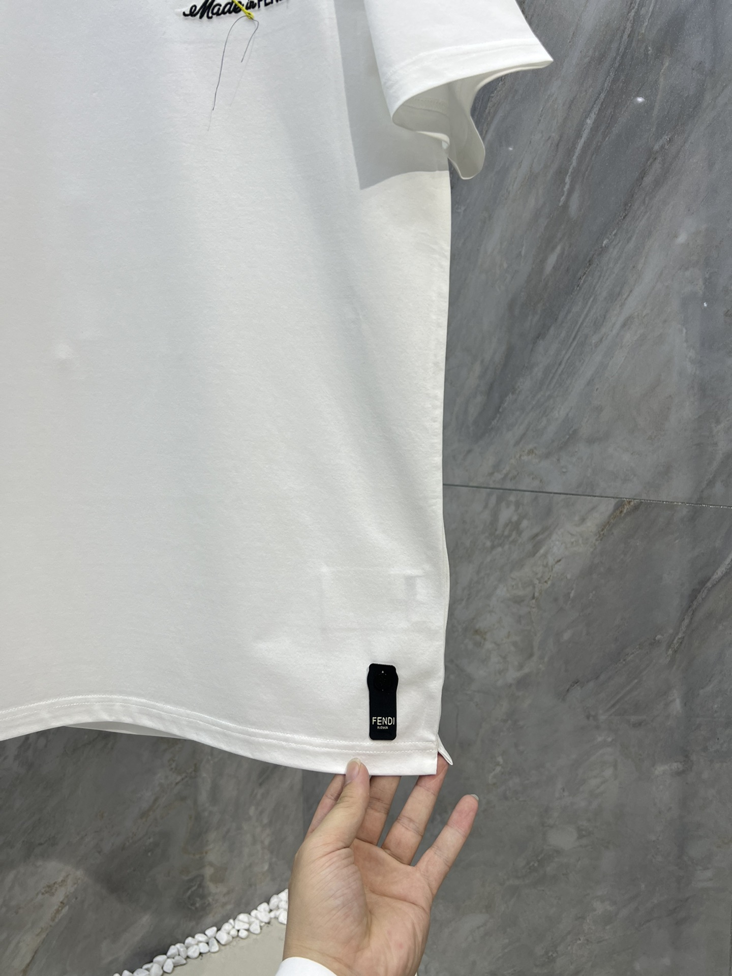 驚きの破格値人気のフェンディ半袖ｔシャツ偽物 着心地が魅力的 エッセンス_5