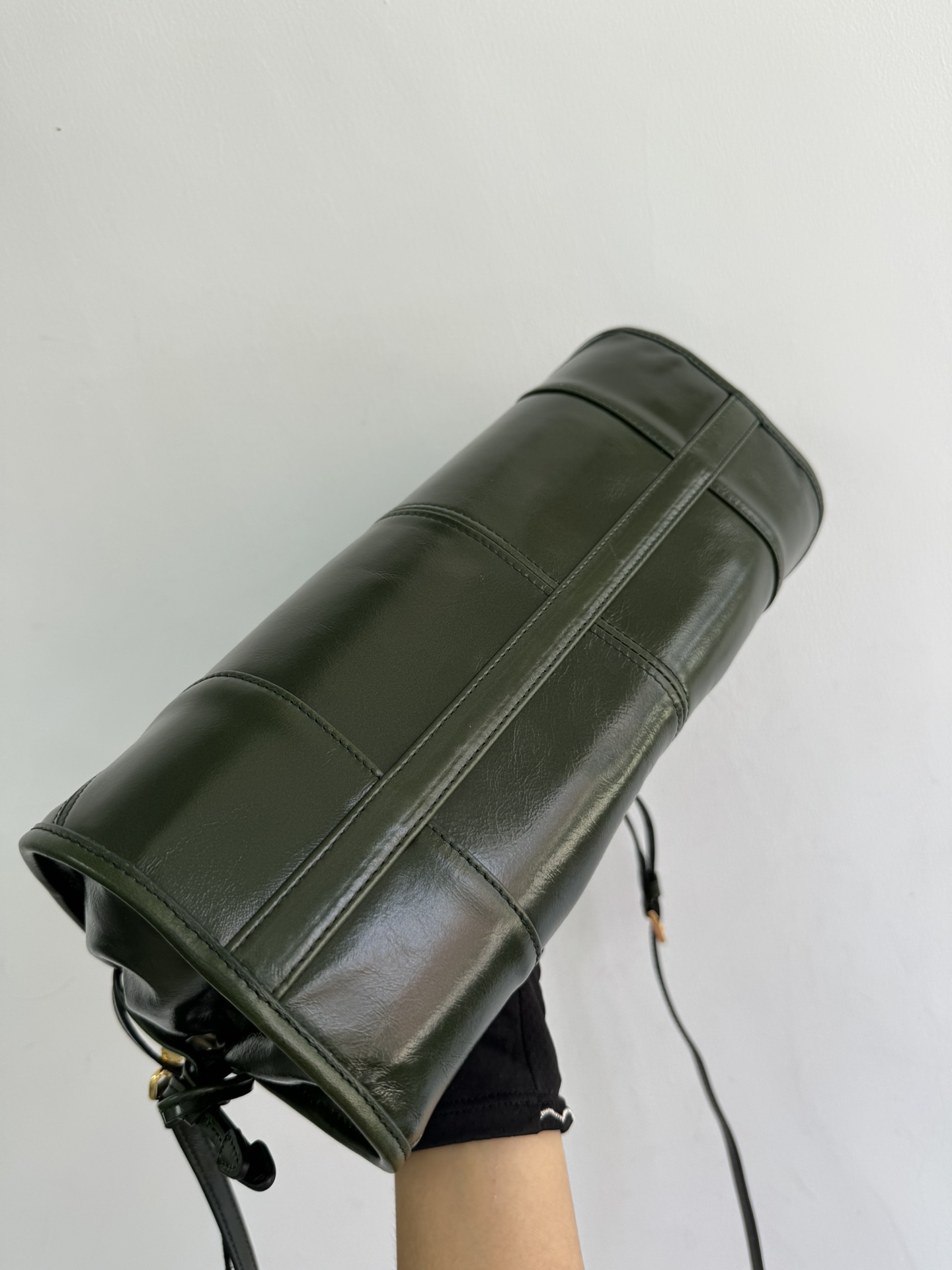 抜群な新鮮度カバンPradaスーパーコピー 輸入されたオイルワックスレザー_5