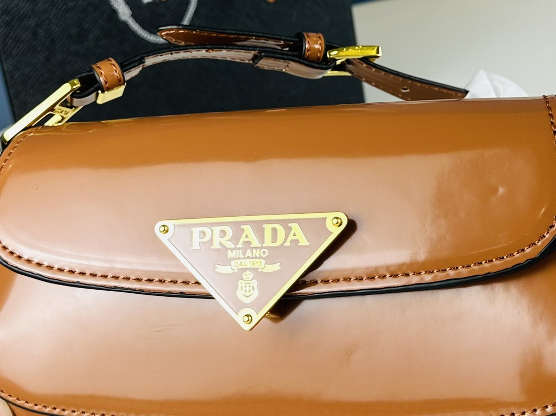 超激得新品 限定定番 おすすめプラダバッグn級品 多様な持ち方 ショルダー ファッショナブル_4